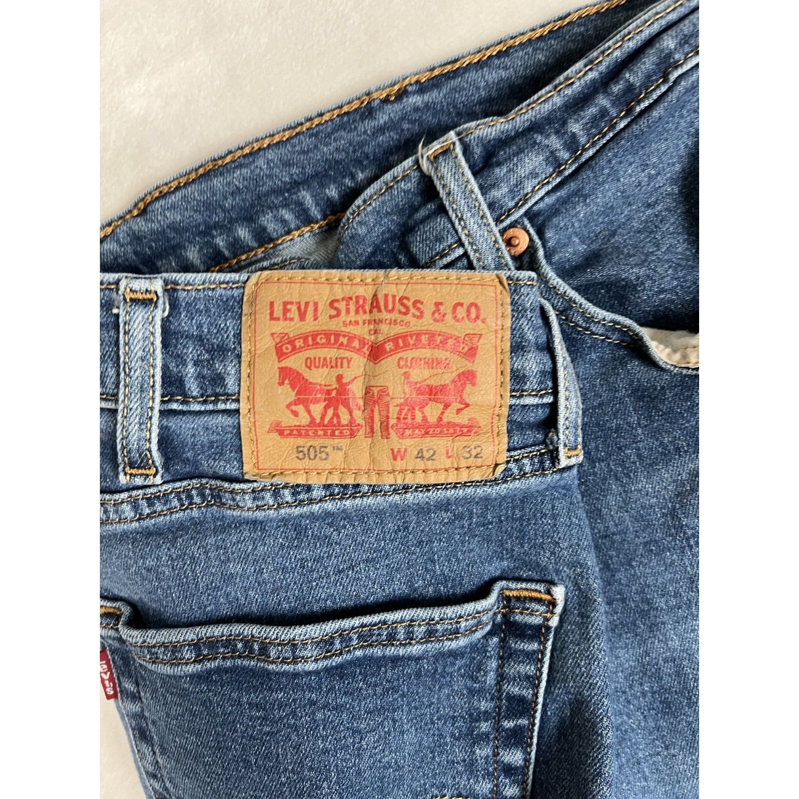 Levi's Vintage Levi’s 505 Denim Jeans Size 40x32 Medium Wash Y2K Size US 40 / EU 56 - 4 Thumbnail