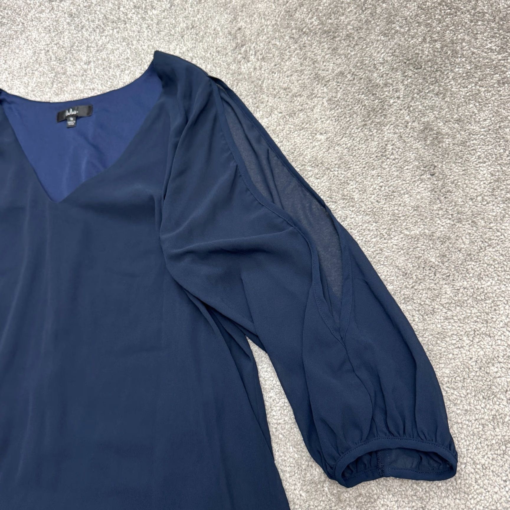 Lulus Lulus Shifting Dears Cold Shoulder Shift Dress womens Medium Navy Blue V-Neck Size M / US 6-8 / IT 42-44 - 5 Thumbnail