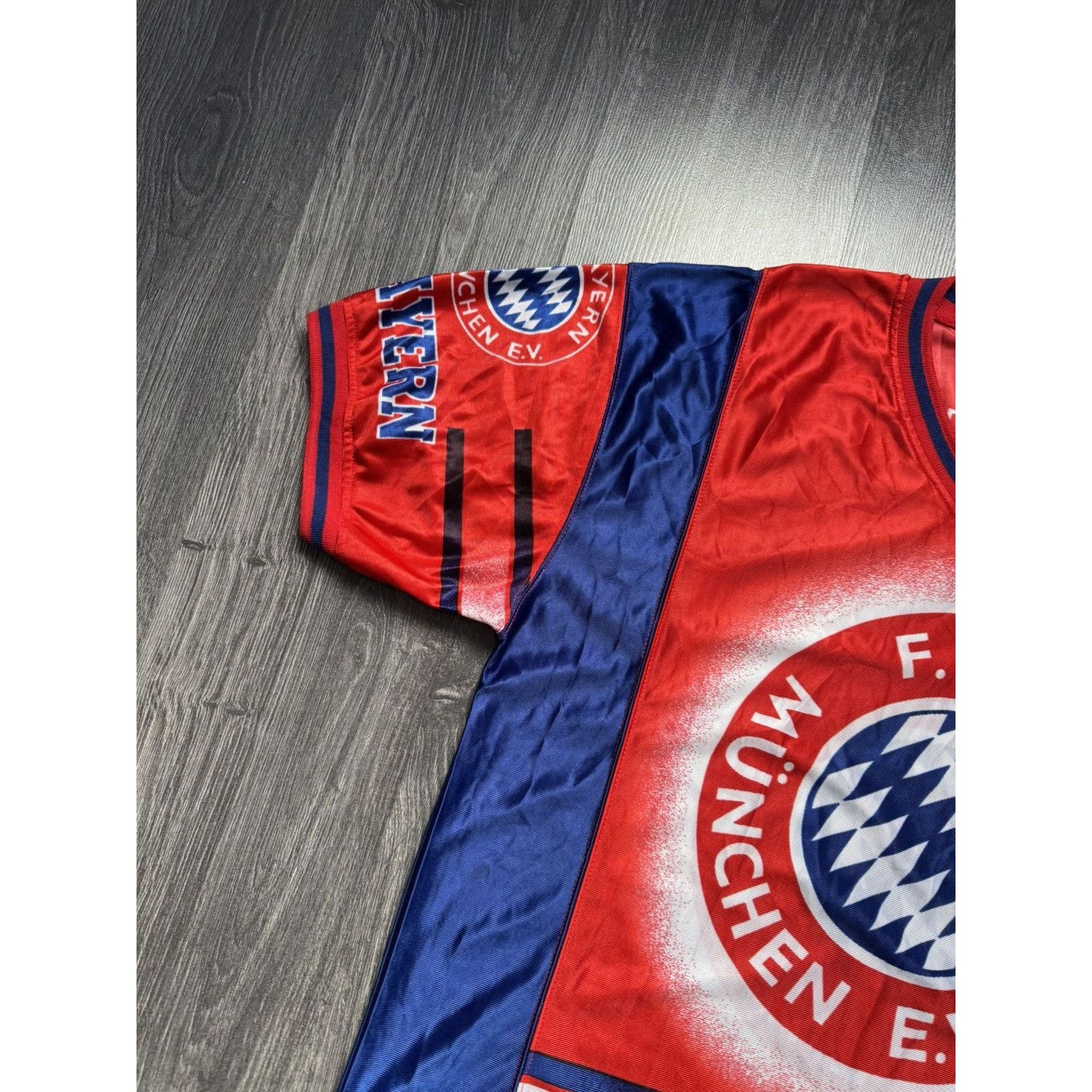 Nutmeg × Vintage 90s Vintage Nutmeg F.C Bayern Munchen Full Printed T-Shirt Size US M / EU 48-50 / 2 - 4 Thumbnail
