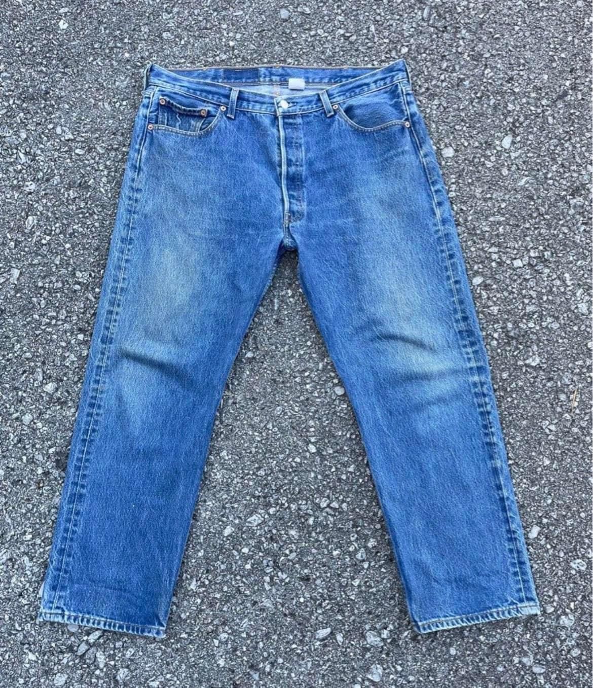 Vintage Levi's Y2K Nice Fade Jeans