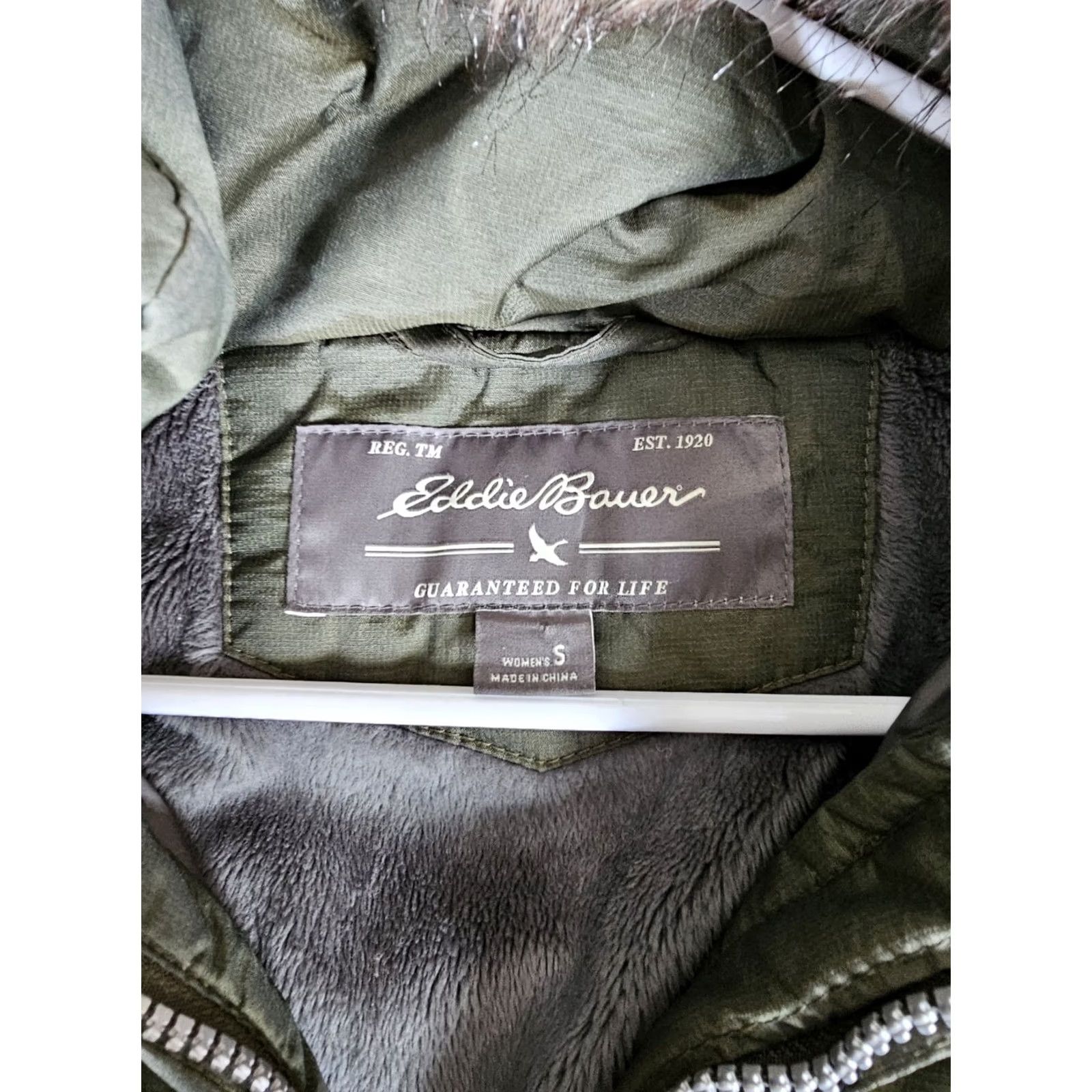 Eddie Bauer VINTAGE Eddie Bauer Sun Valley Parka Womens Size Small Green Down Hooded Fur Lined Long Coat Winter Jacket Size S / US 4 / IT 40 - 4 Thumbnail