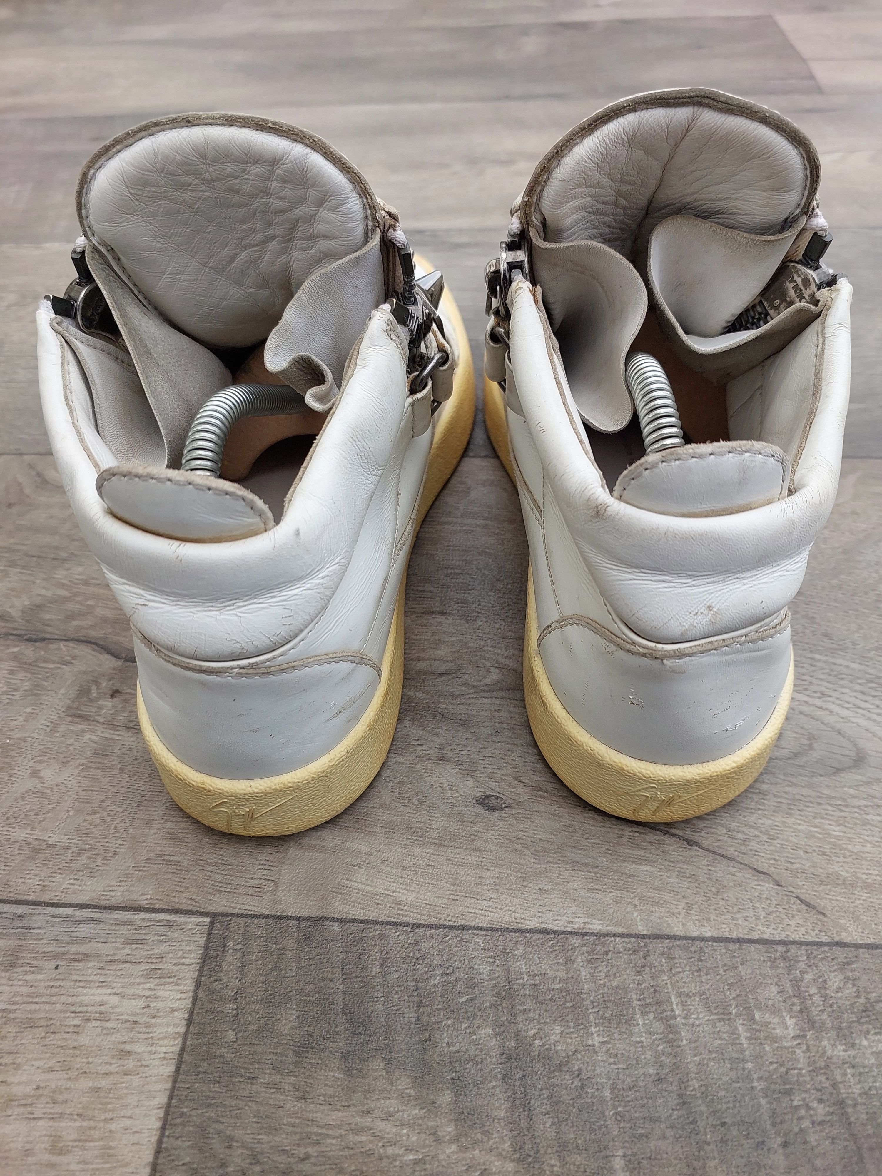 Giuseppe Zanotti Giuseppe Zanotti White All Strap Studded High Top Size US 7 / EU 40 - 5 Thumbnail