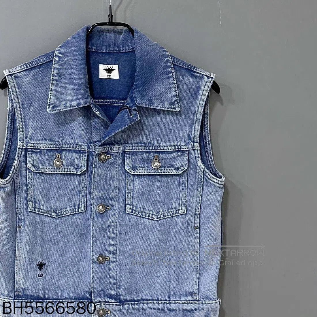 Dior distressed embroidered bee logo denim vest. Size US M / EU 48-50 / 2 - 5 Thumbnail