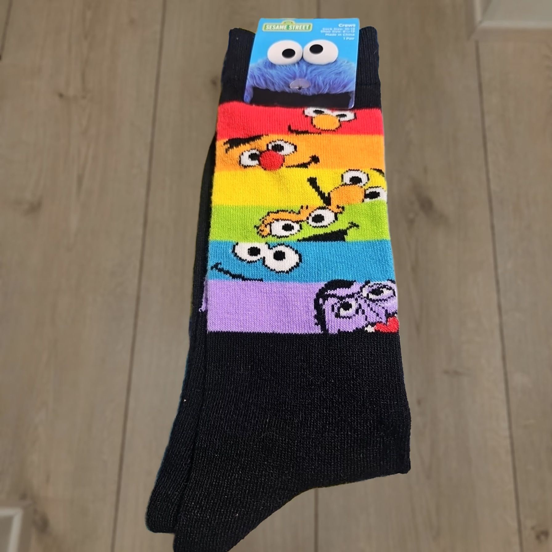 Rainbow NEW SESAME STREET Rainbow Peek-A-Boo Crew Socks 1 Pair SZ 10-13 Adult Unisex Multi-Color Crew Mens Womens Size ONE SIZE - 1 Thumbnail