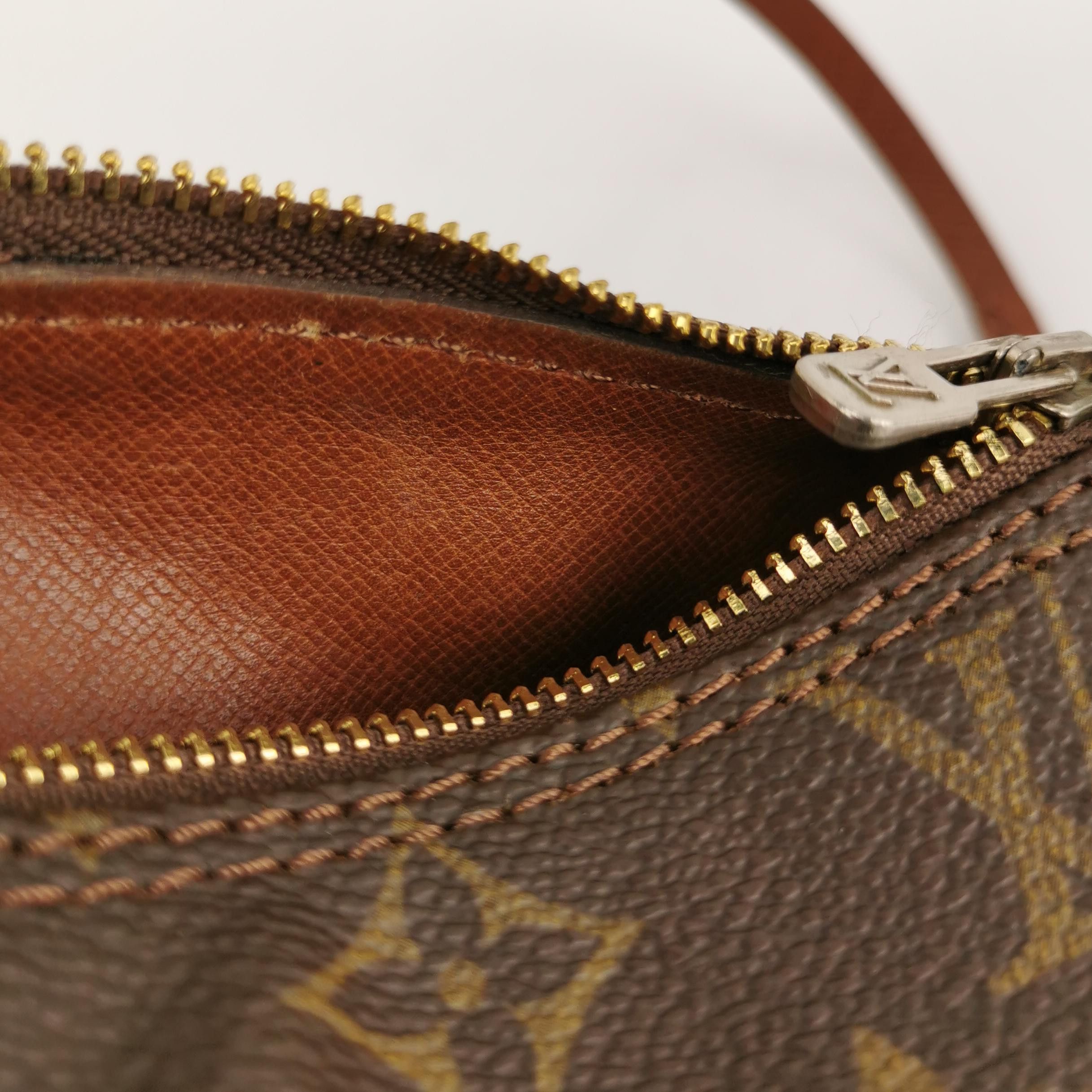 Louis Vuitton Louis Vuitton (LV) Papillon Mini Zipper Monogram Print Drum Size ONE SIZE - 8 Thumbnail