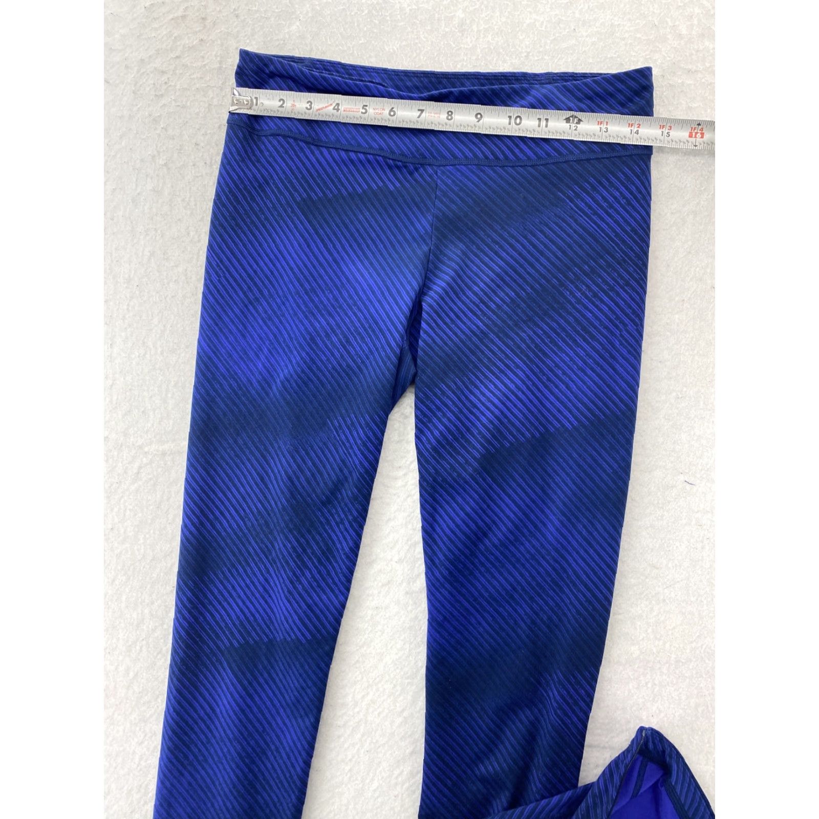 Under Armour Under Armour Womens M Yoga Pants Multicolor Blue Purple Activewear Pants M Womens Blue Multicolor Yoga 90s/2000s Compression Activewear Mens Women? Size 32" / US 10 / IT 46 - 2 Thumbnail