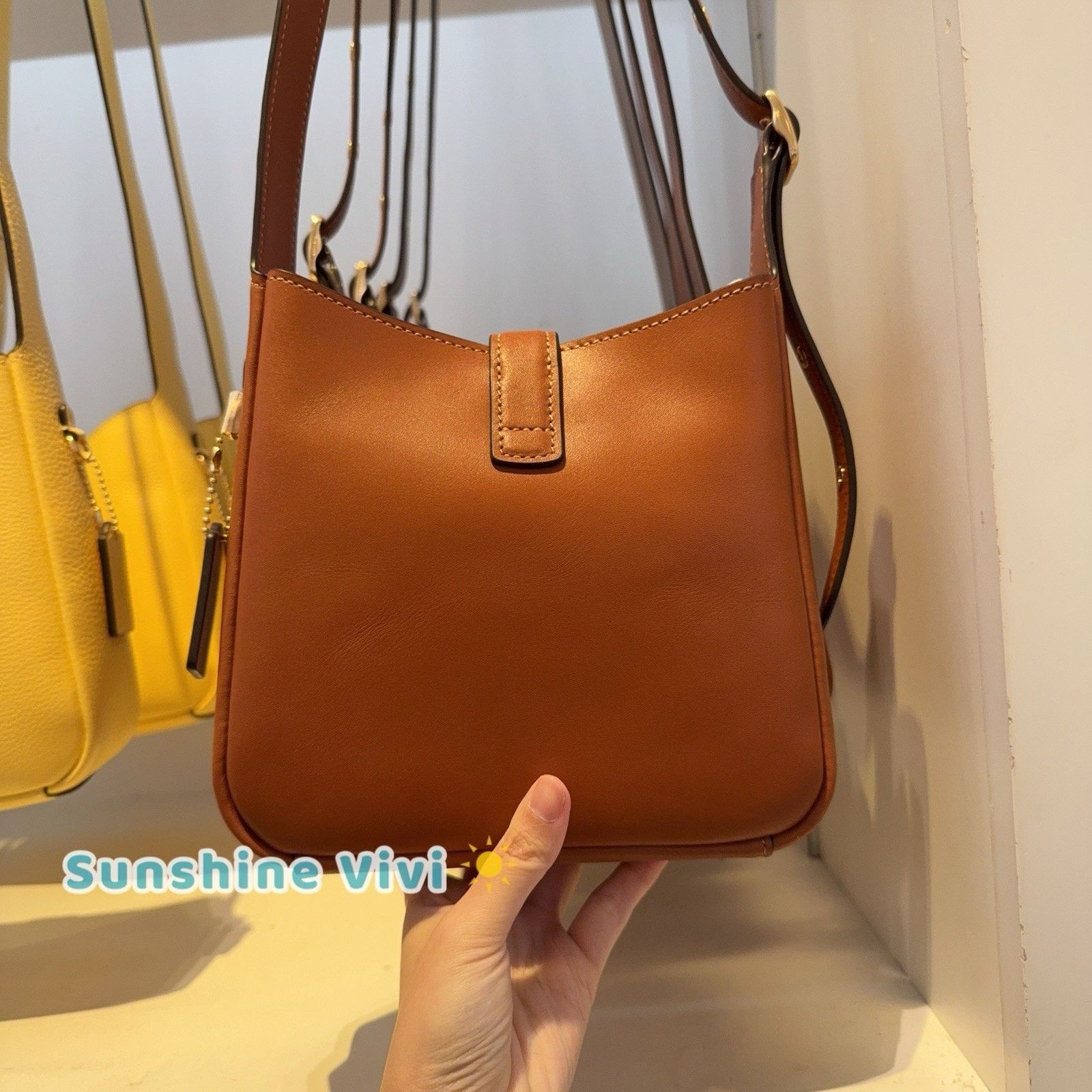 Coach NWT Coach Hadley Mini Crossbody Bag CBM63 Gold/Tan Size ONE SIZE - 4 Thumbnail
