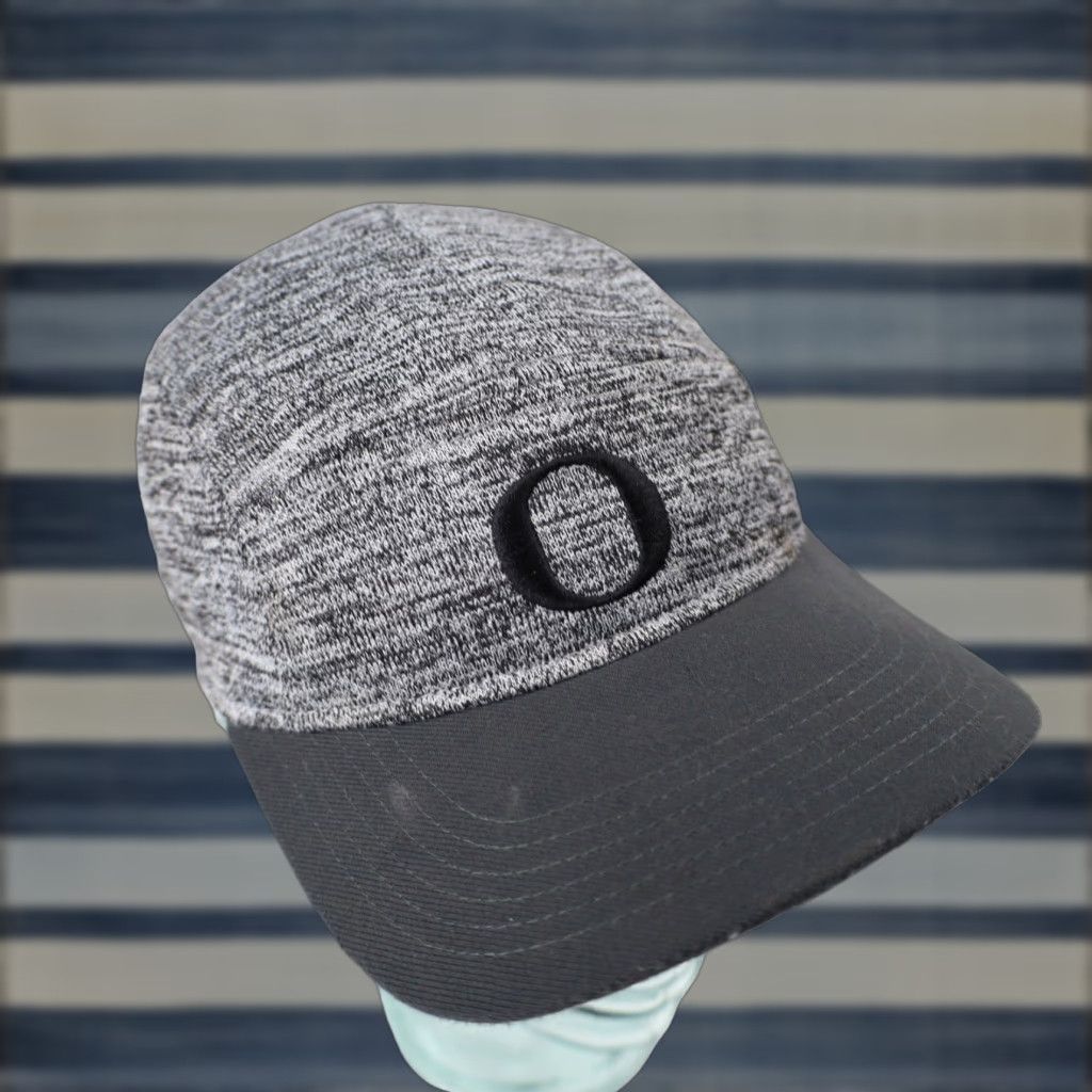 Nike VINTAGE Nike University of Oregon Ducks AW84 5-Panel Hat Gray OS Men Size ONE SIZE - 1 Thumbnail