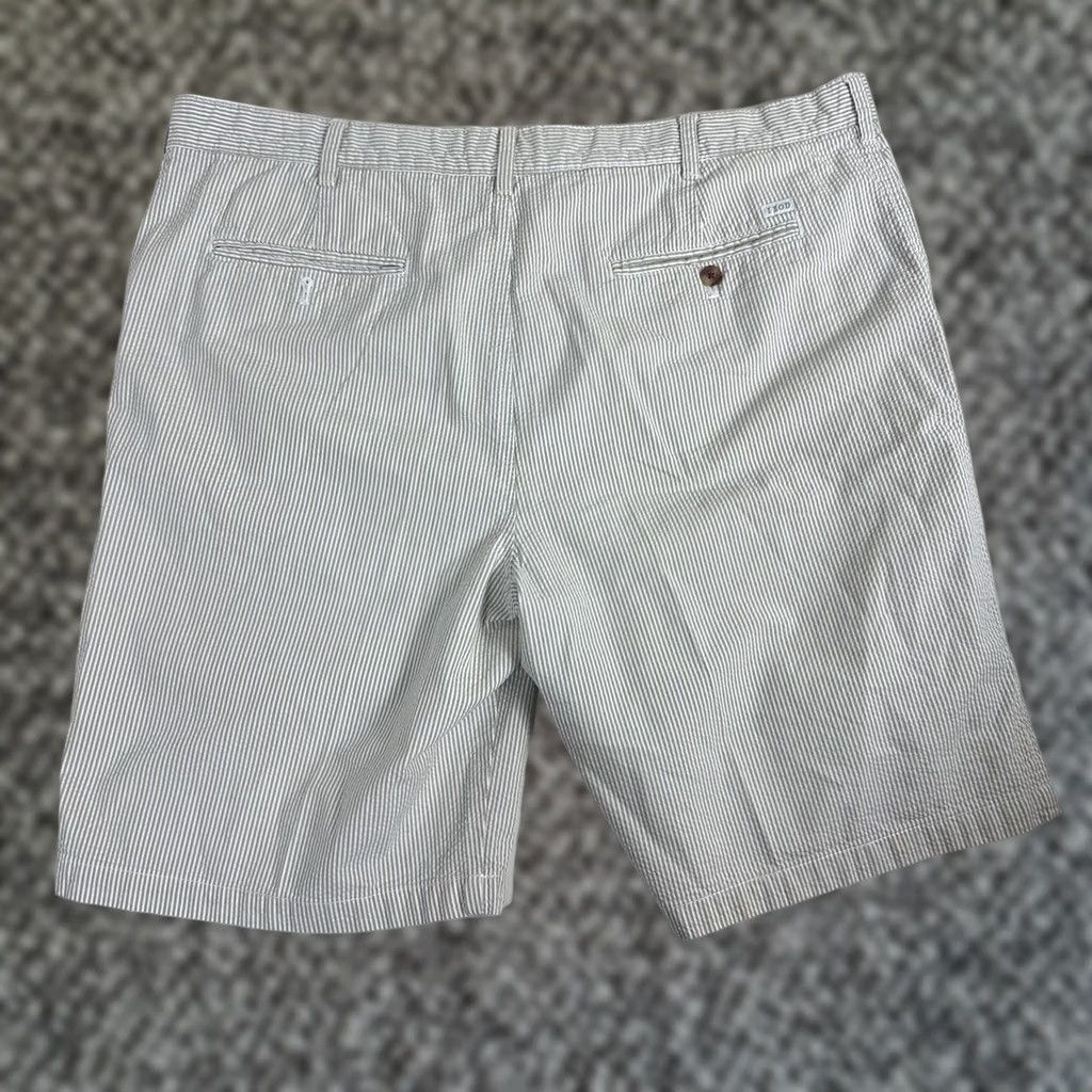 Izod IZOD GOLF Men's Shorts 42 Seersucker Striped Beige Inseam 10 Casual Size US 42 / EU 58 - 1 Thumbnail