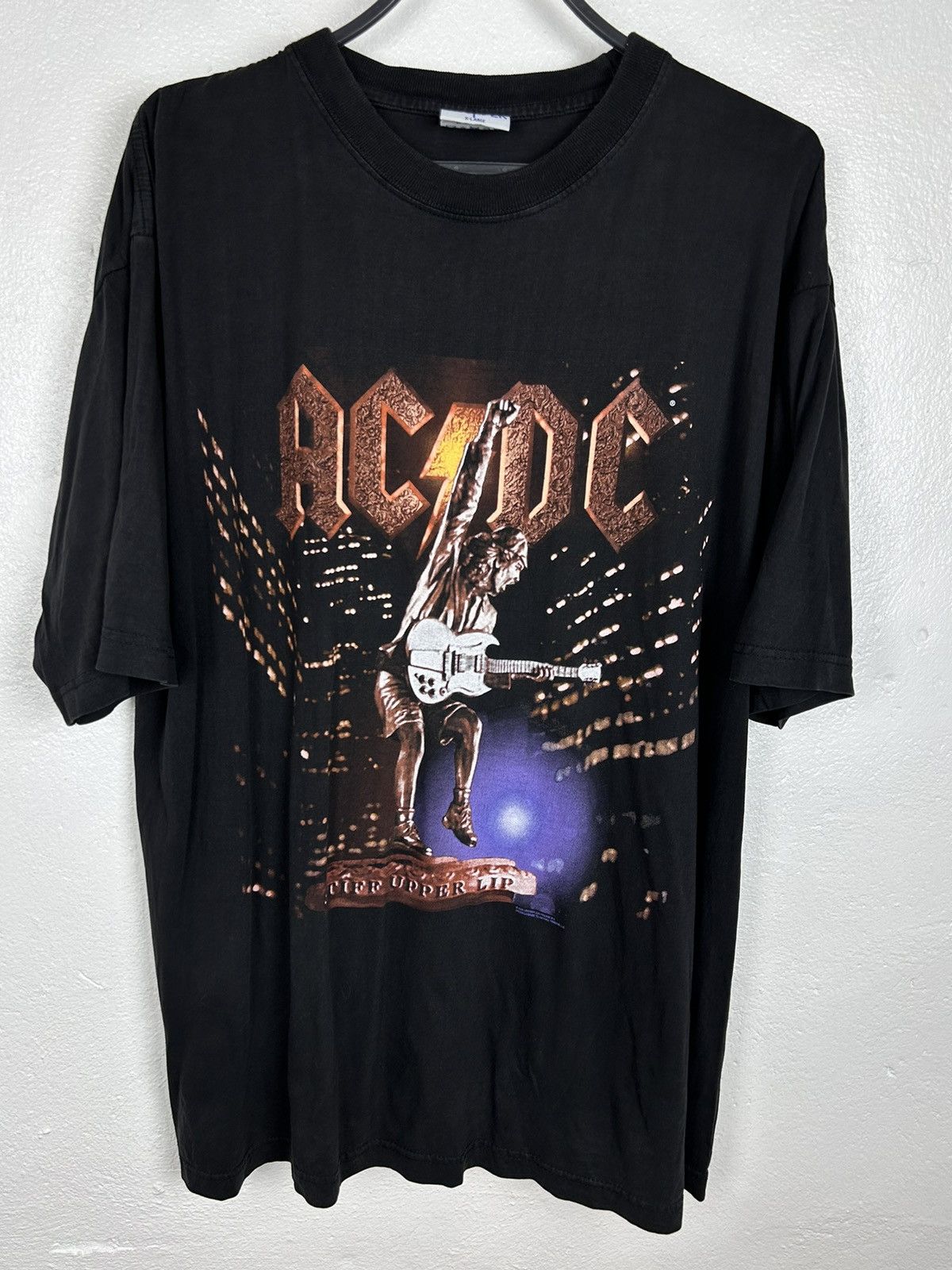 Vintage 00s Vintage AC/DC 2000 Stiff Upper Lip World Tour T-Shirt | Grailed