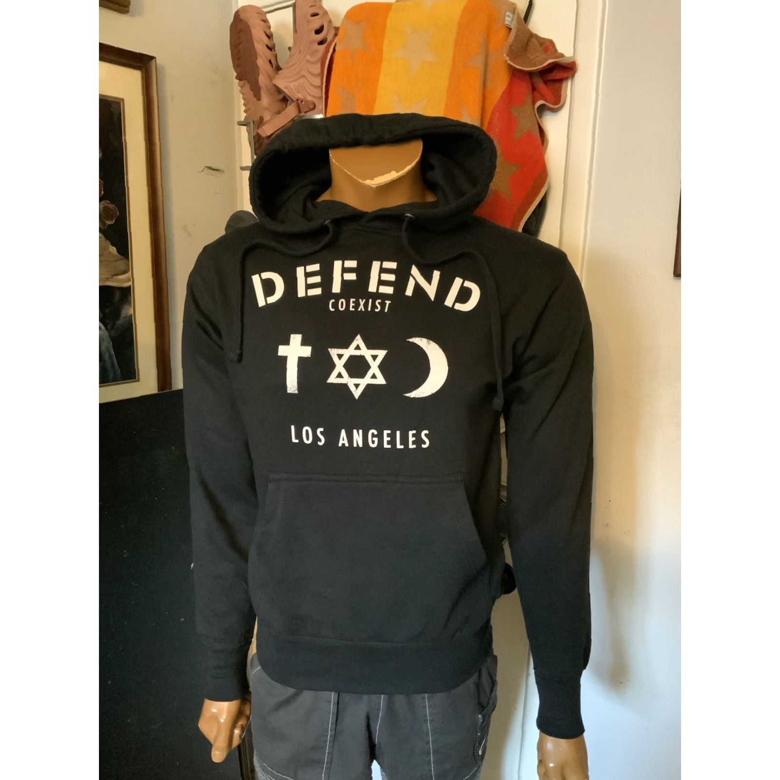 Vintage VINTAGE Defend Paris Coexist Los Angeles Black Fleece Graphic Pullover Hoodie XS Men Size US XS / EU 42 / 0 - 7 Thumbnail
