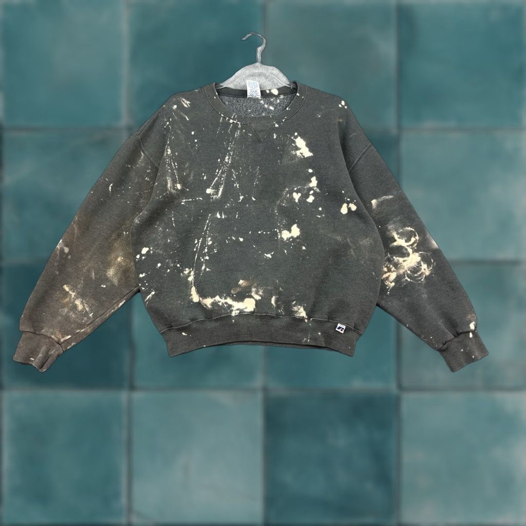 Russell Athletic VINTAGE Russell Athletic Sweatshirt Crewneck L Men Gray Graphic Print Distressed Bleach Dye Retro Streetwear 90s Champion Reverse Weave Size US L / EU 52-54 / 3 - 1 Thumbnail