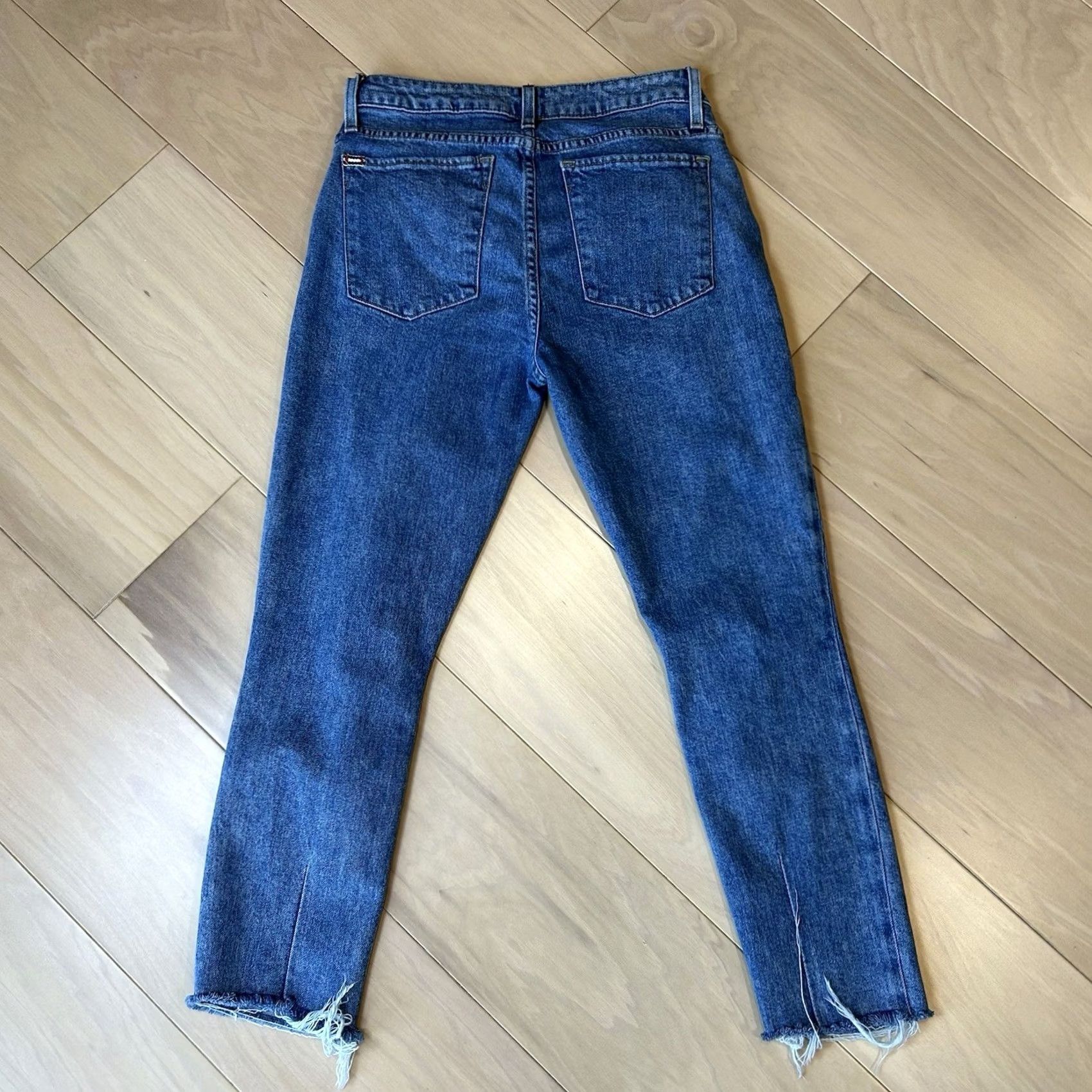 Alice + Olivia AO.LA by Alice + Olivia Women’s 27 Blue Jeans Tapered Slim Fit Mid Rise 5-Pocket Design Embroidered Logo Floral Pattern 90s Y2K Los Angeles West Coast Size 27" / US 4 / IT 40 - 4 Thumbnail