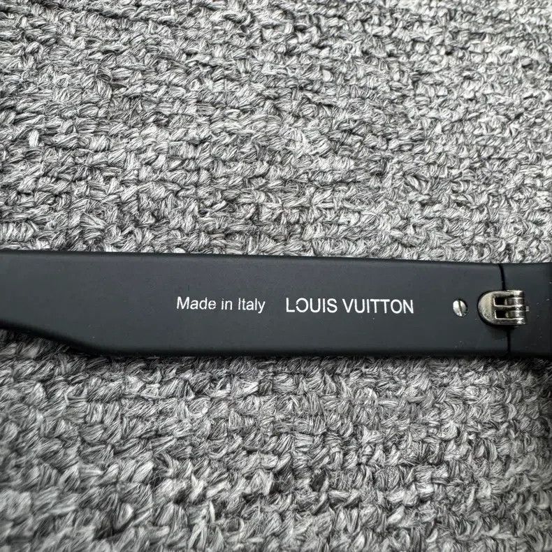 Louis Vuitton Louis Vuitton Box Sunglasses Size ONE SIZE - 5 Thumbnail