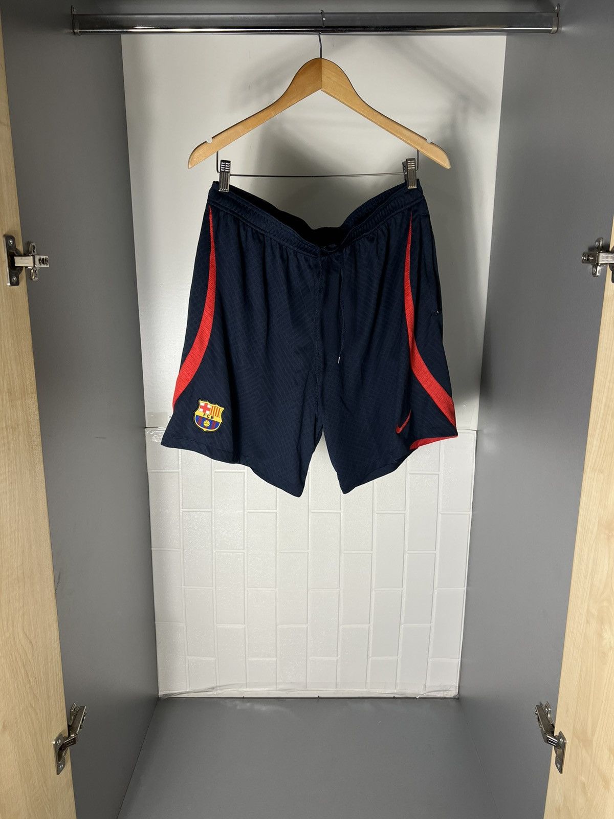 Nike VINTAGE NIKE FC BARCELONA SPAIN SOCCER JERSEY RETRO Y2K 90s Size US XL / EU 56 / 4 - 3 Thumbnail