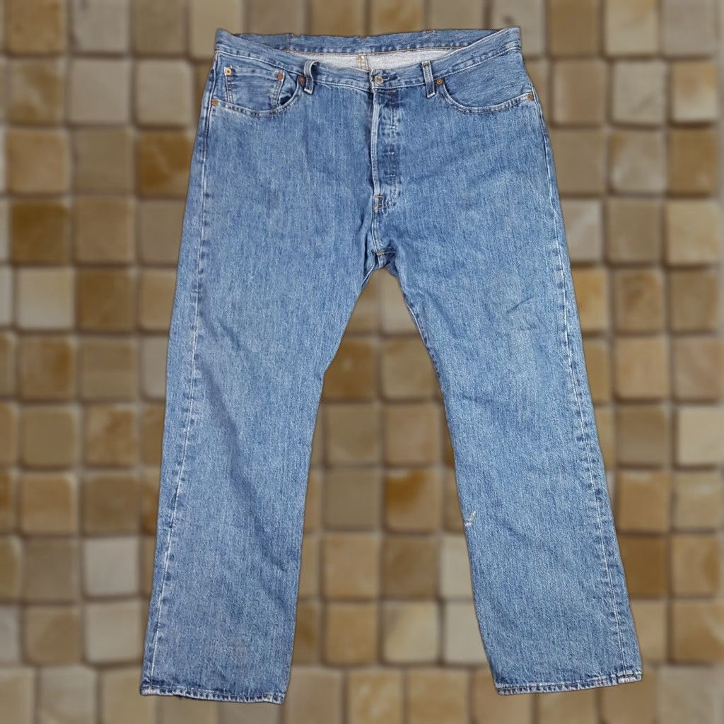 Levi's Levi's 501 Classic Fit Button Fly Men's Size 38x30 Straight Leg Denim Blue Jeans Size US 38 / EU 54 - 1 Thumbnail