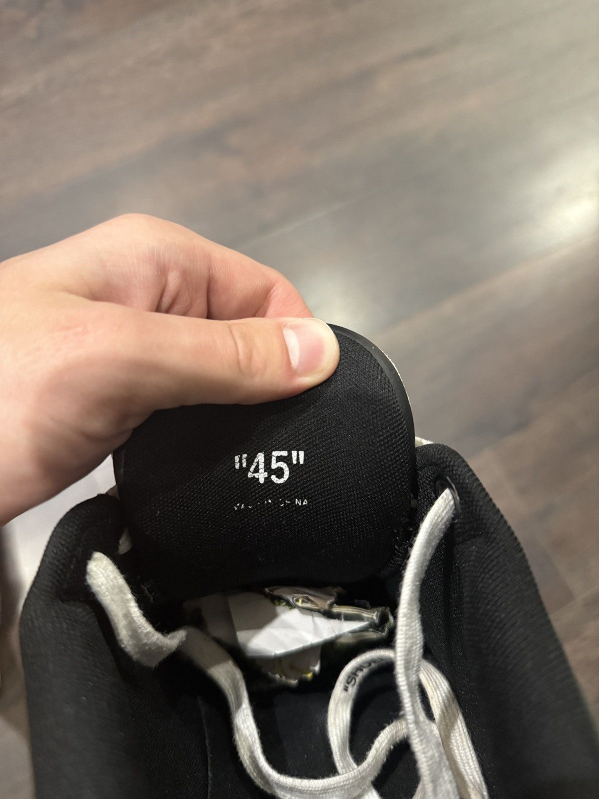 Off-White Off White out of office Size US 12 / EU 45 - 6 Thumbnail