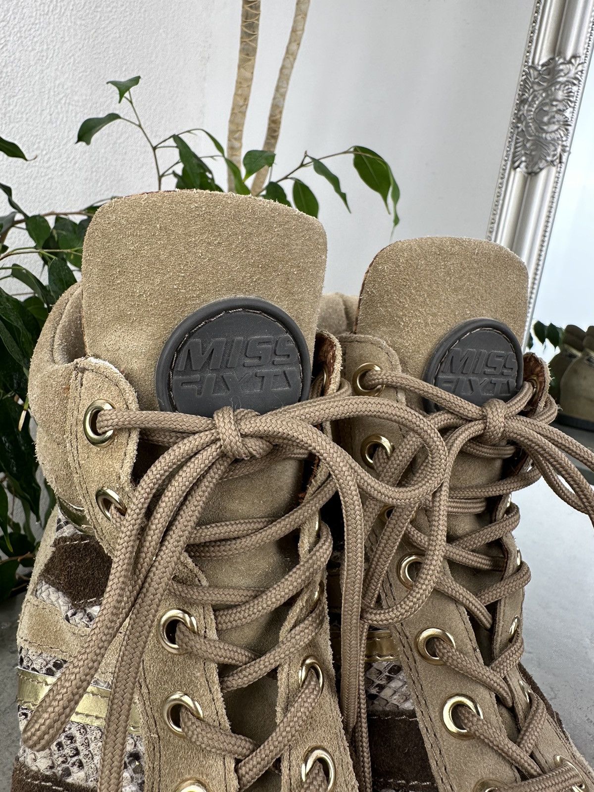 Miss Sixty Miss Sixty hi-top Sneakers Size US 10 / IT 40 - 5 Thumbnail