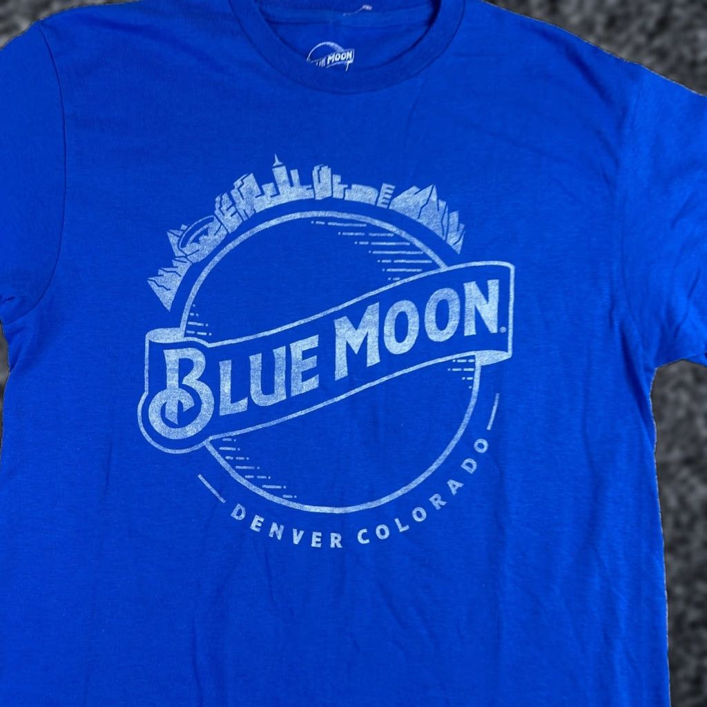 Vintage Blue Moon Shirt Mens Medium Blue White Short Sleeve Beer Graphic Print Logo T-Shirt Size US M / EU 48-50 / 2 - 1 Thumbnail