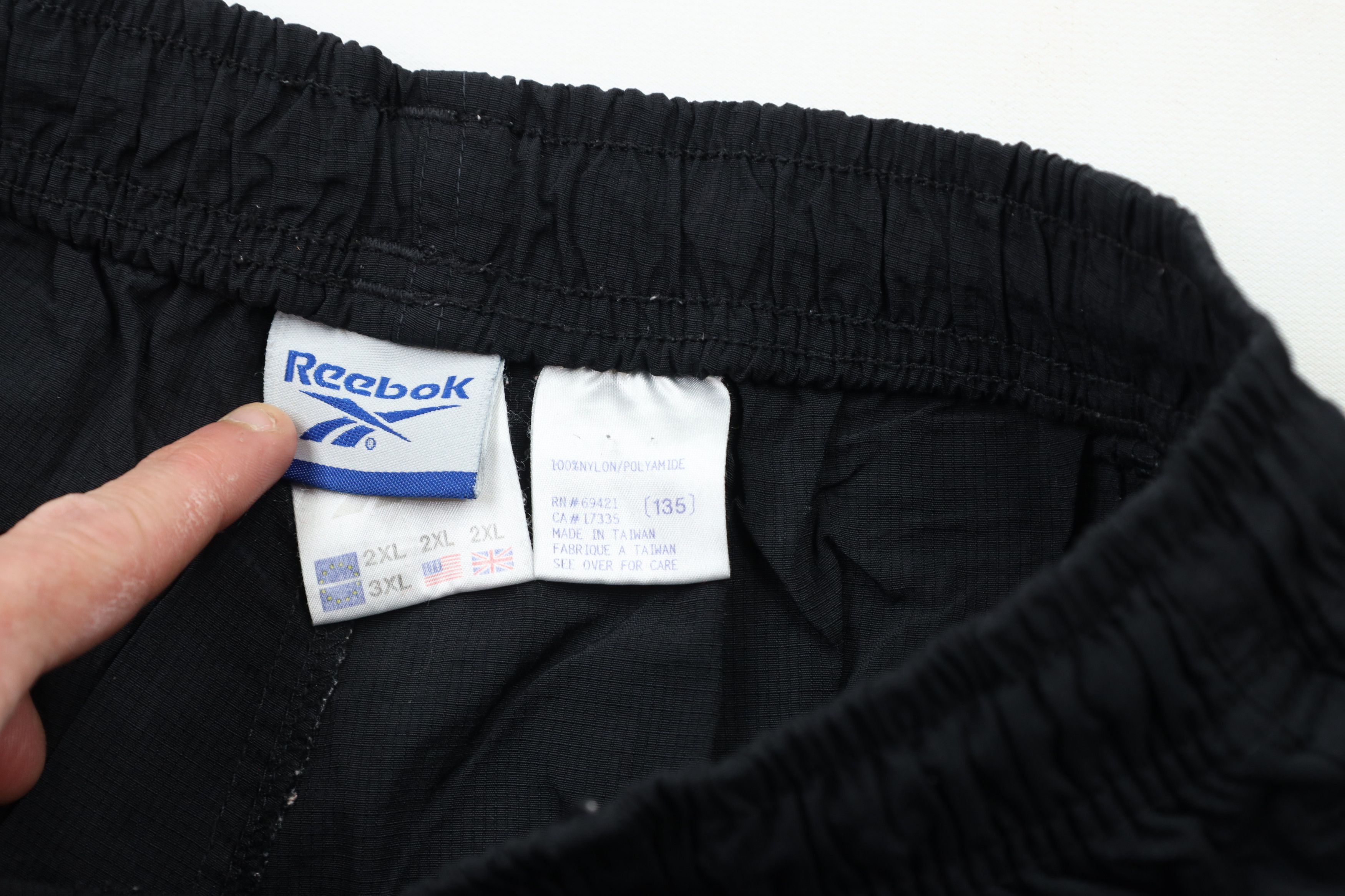 Reebok × Vintage Vintage 90s Reebok Spell Out Above Knee Shorts Black Nylon Size US 38 / EU 54 - 7 Thumbnail
