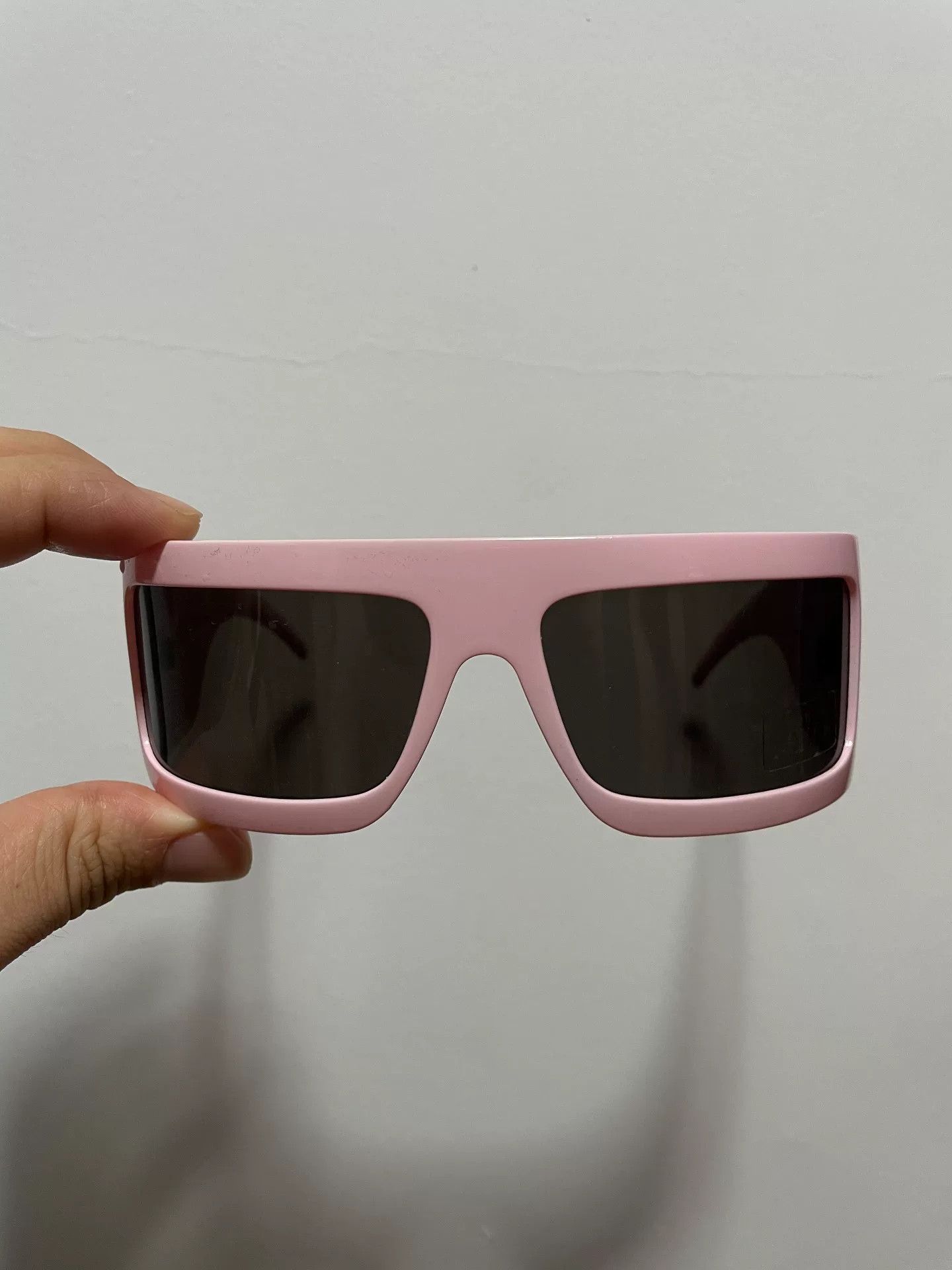 Gianfranco Ferre Gianfranco Ferre Pink Sunglasses with Unique Shape Size ONE SIZE - 1 Thumbnail