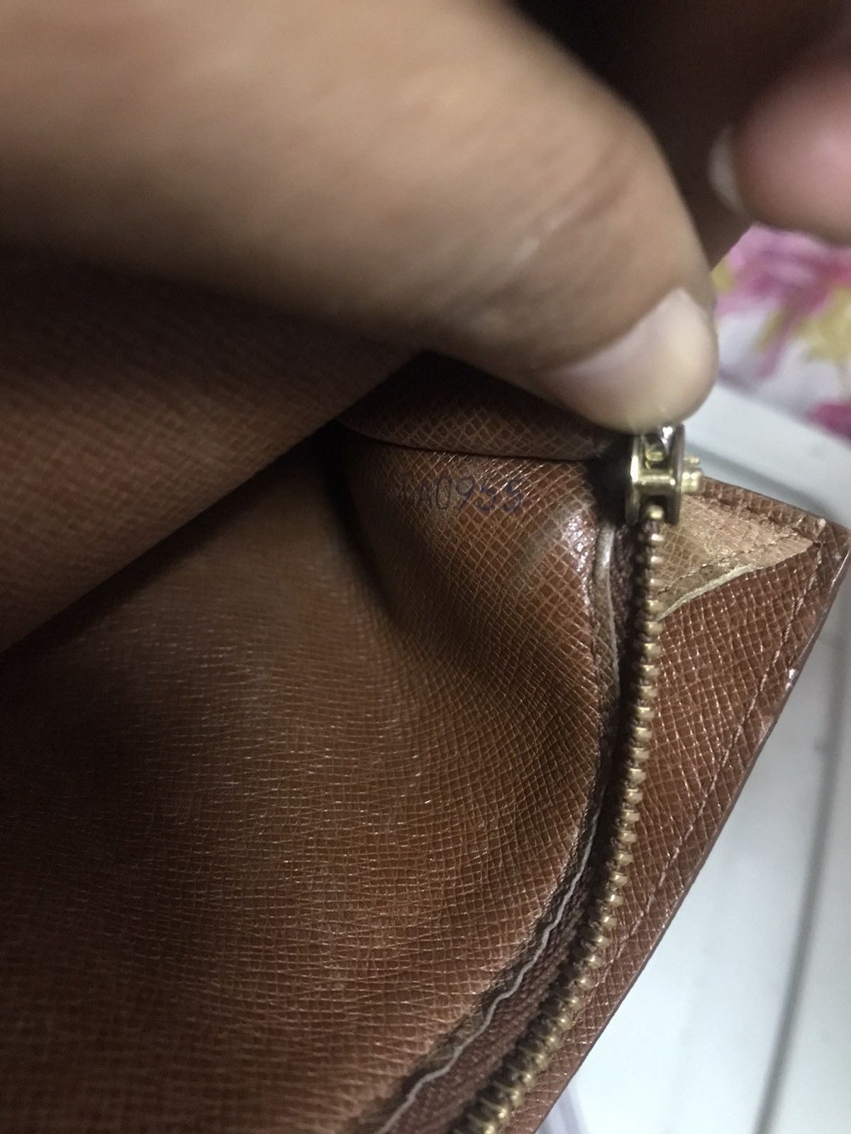 Louis Vuitton Authentic Louis Vuitton Long Wallet Size ONE SIZE - 6 Thumbnail