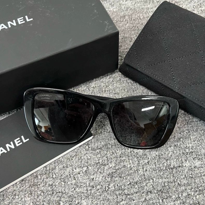 Chanel Chanel Color Logo Sunglasses -2505 Size ONE SIZE - 2 Thumbnail
