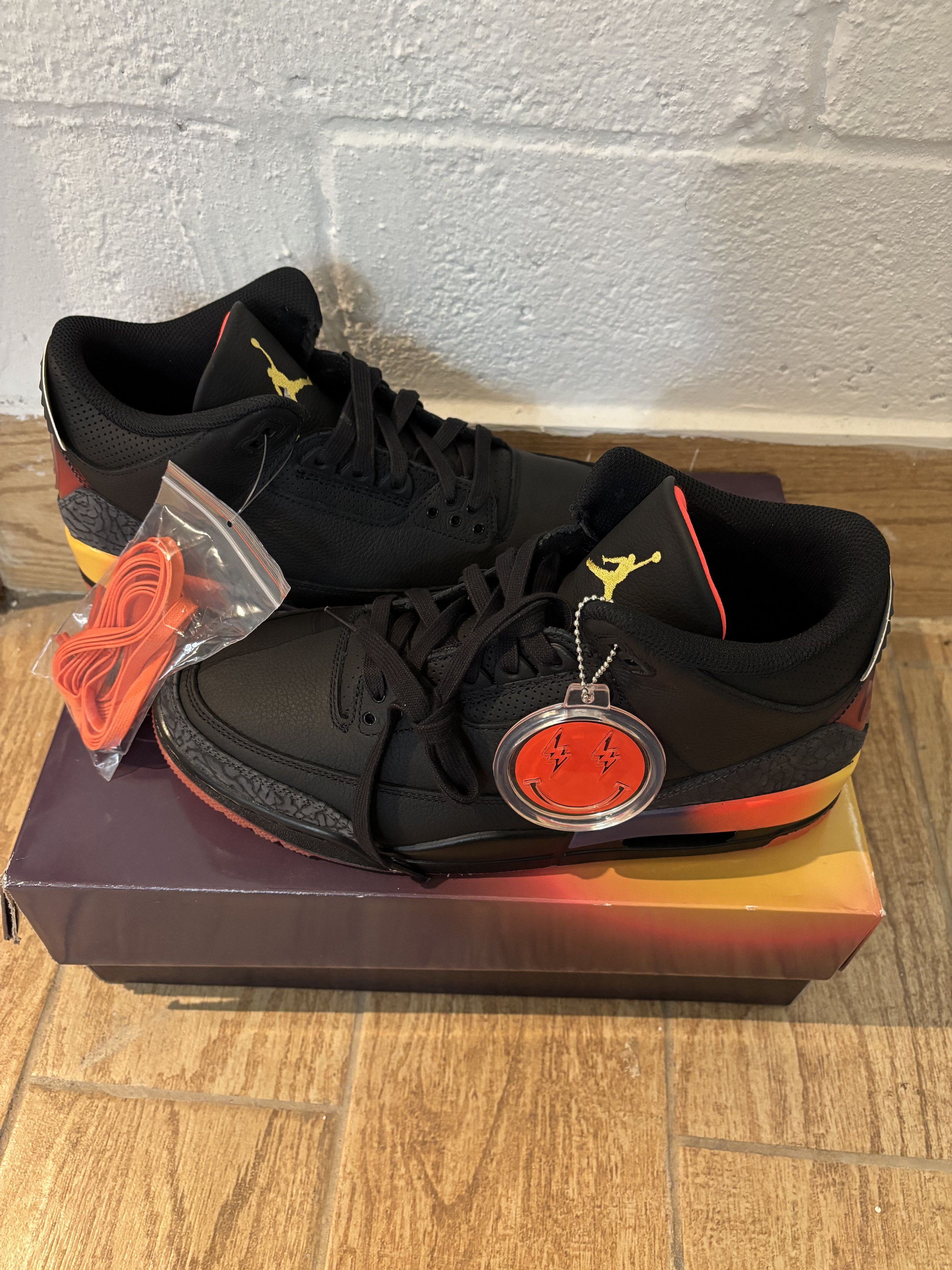 J Balvin × Nike The J Balvin x Air Jordan 3 Retro 'Rio' Size US 10.5 / EU 43-44 - 3 Thumbnail