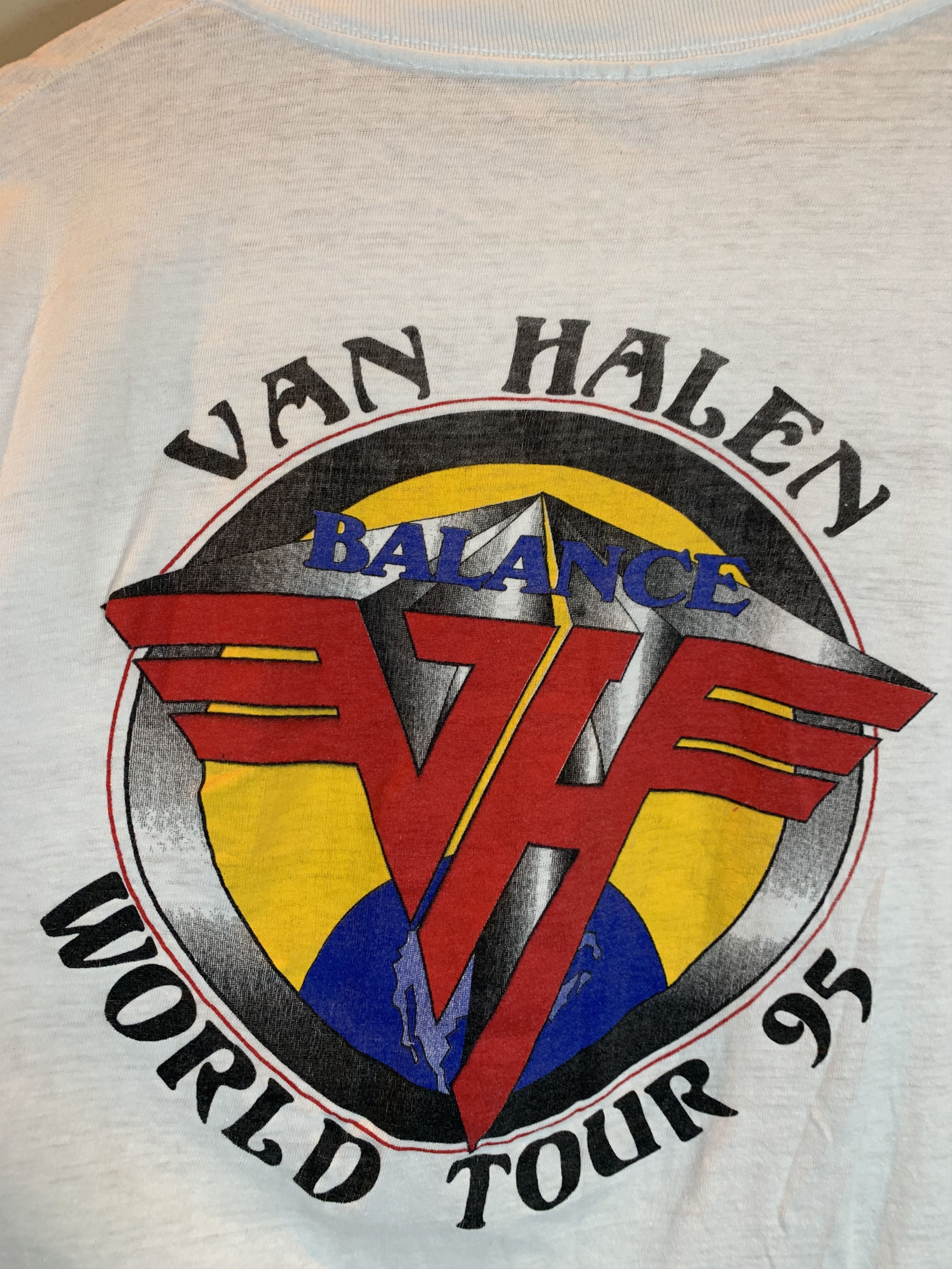 Band Tees *RARE* Vintage 90s Van Halen Balance Kickin Ass Tour T-Shirt Size US XL / EU 56 / 4 - 4 Thumbnail