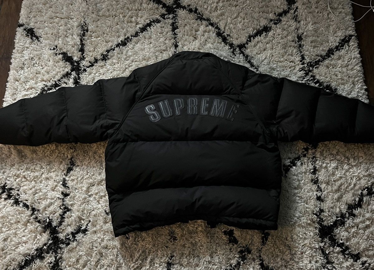 image of Supreme Star Sleeve Down Puffer Jacket in Black, Men's (Size Large)