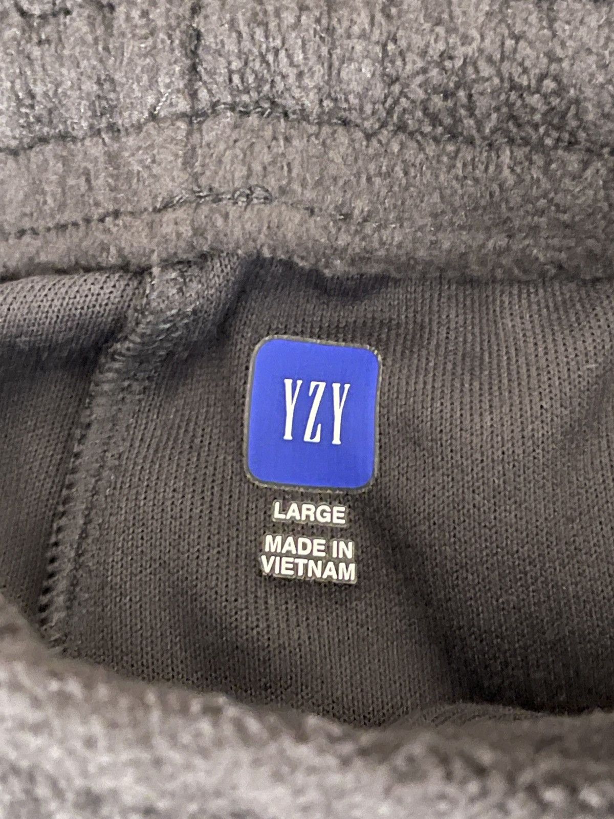 Balenciaga × Gap × Yeezy Yeezy Gap Fleece Polar Jogger Black L Size US 34 / EU 50 - 3 Thumbnail