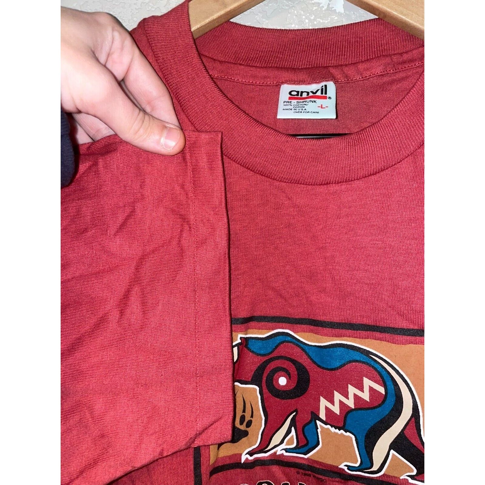 Anvil Vintage Montana Bear Shirt Native American Tee VTG 90s Large Size US L / EU 52-54 / 3 - 7 Thumbnail