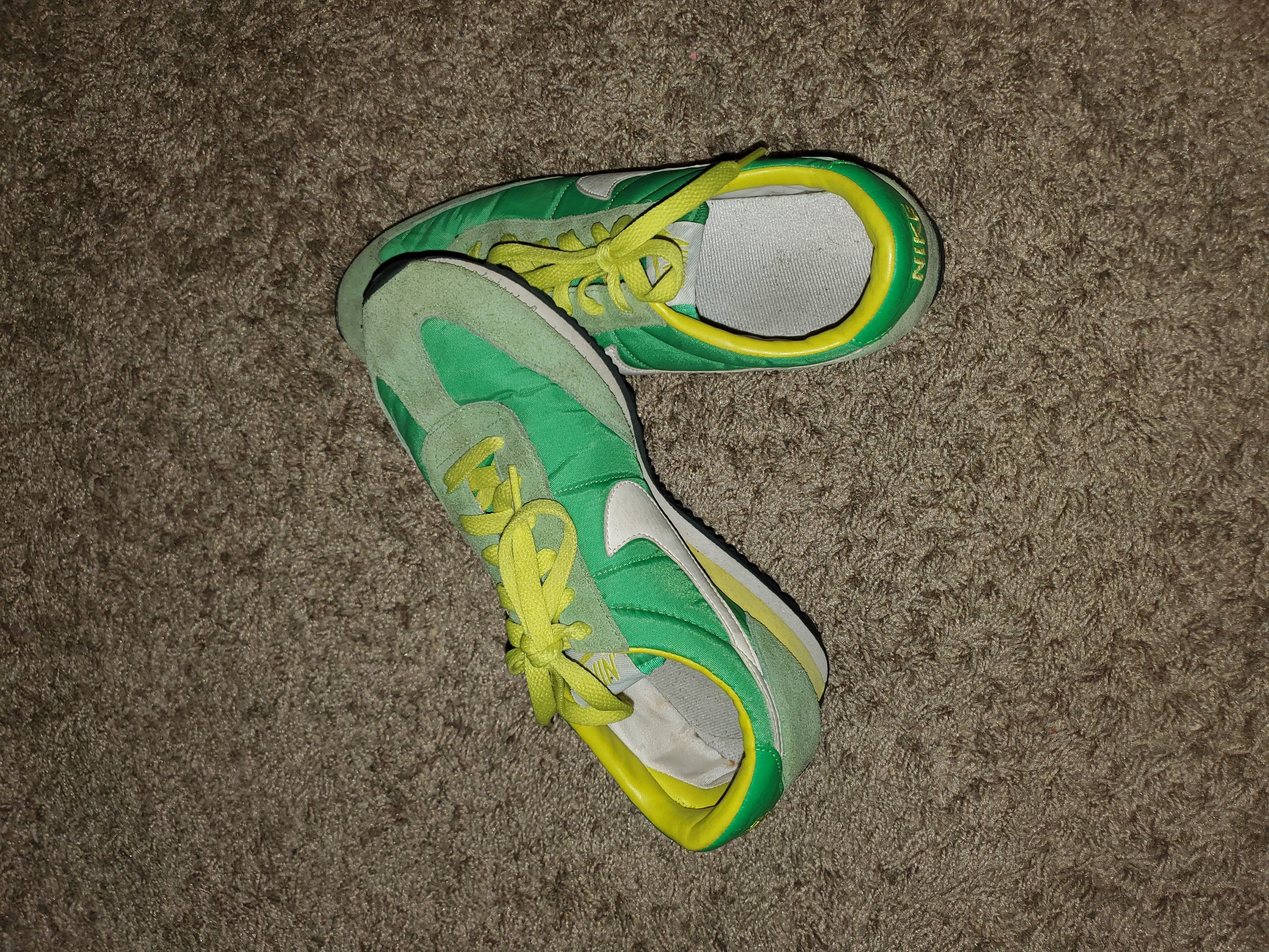 Nike Vintage Women's Oceania Green & Yellow Nikes (size 8) Size US 8 / IT 38 - 1 Thumbnail