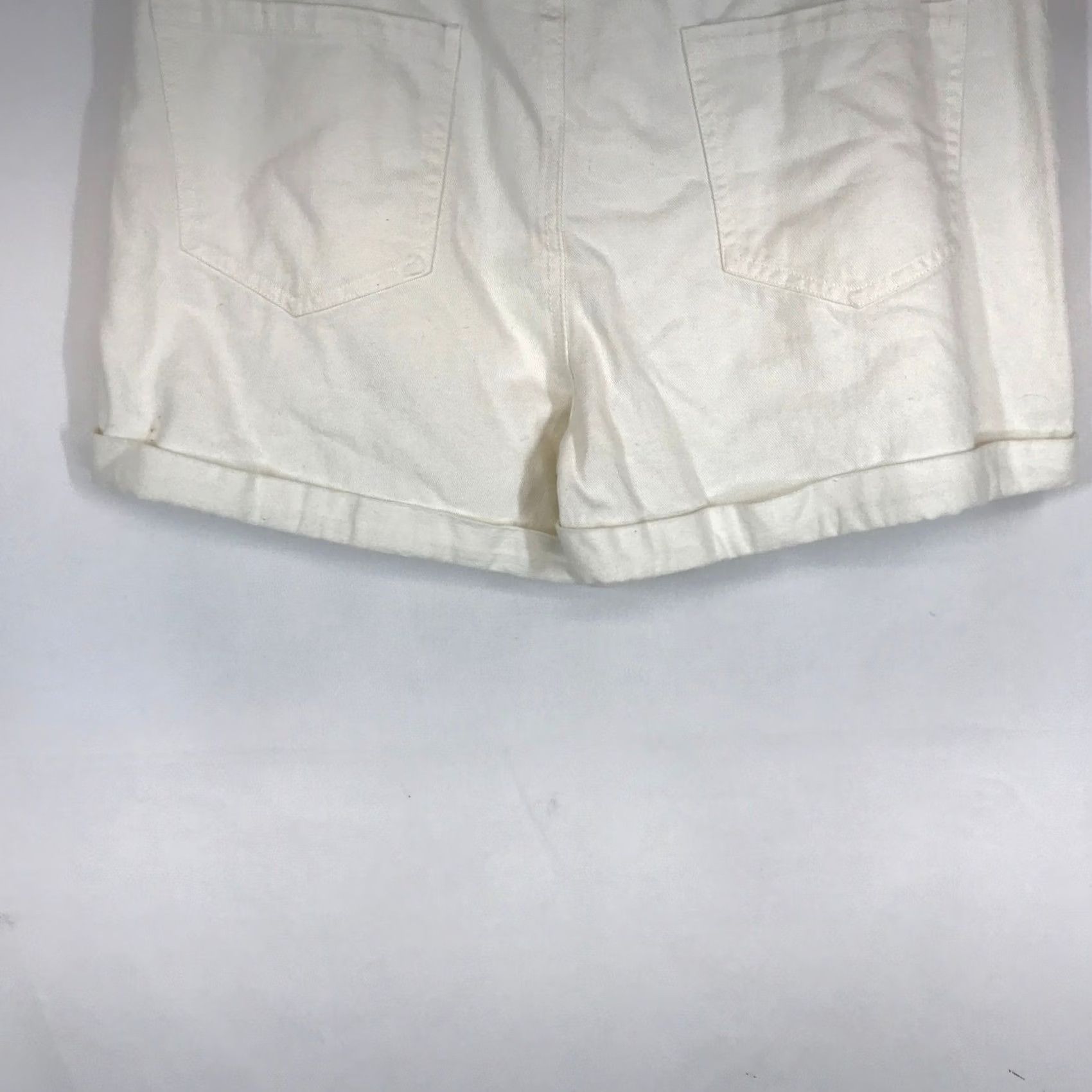 Vintage Elodie Womens White Denim Shorts XL Button Fly Cuffed High Waisted Size 40" / US 18 - 6 Thumbnail