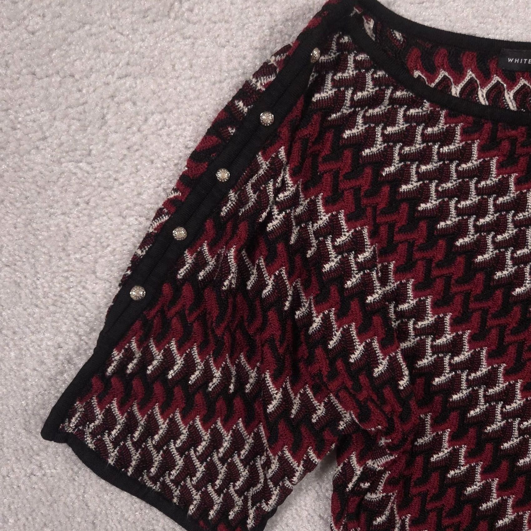 White House Black Market VINTAGE White House Black Market Sweater Womens XS Red Geometric Button Dolman Knit Size XS / US 0-2 / IT 36-38 - 4 Thumbnail