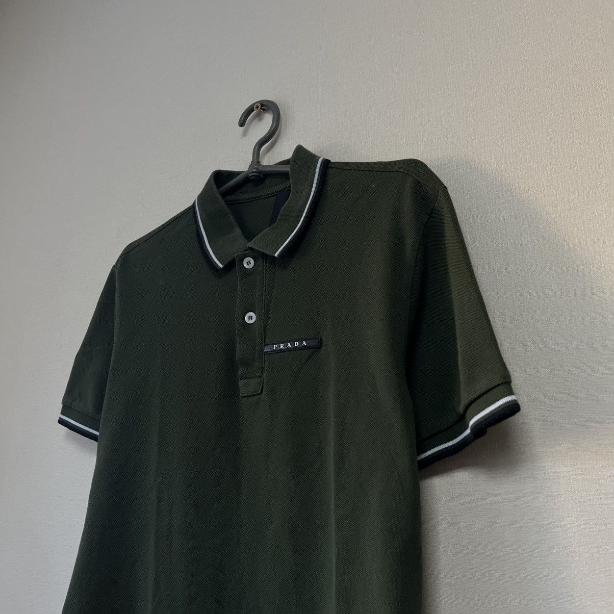 Prada Prada black label polo tee Size US M / EU 48-50 / 2 - 2 Thumbnail