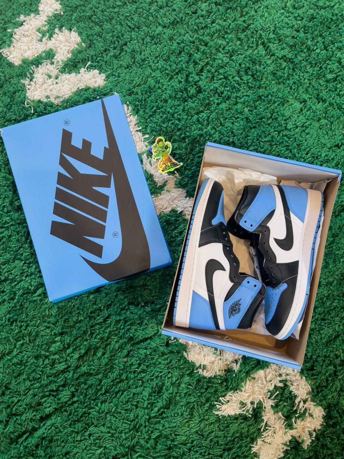 Jordan Brand Jordan 1 Retro High OG UNC Toe Size 12 Size US 12 / EU 45 - 3 Thumbnail