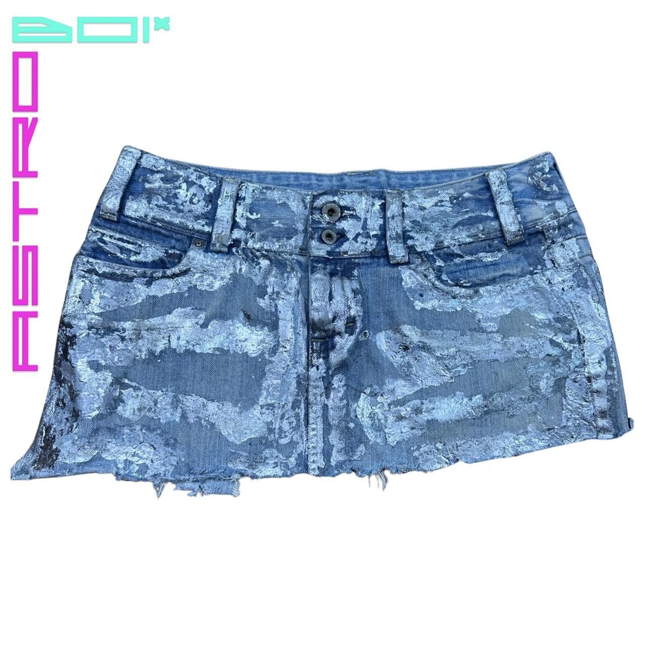 American Eagle Outfitters ASTROBOI* BLUE DENIM MINI SKIRT WITH SILVER PAINT_ SIZE 4 Size 27" / US 4 / IT 40 - 2 Thumbnail