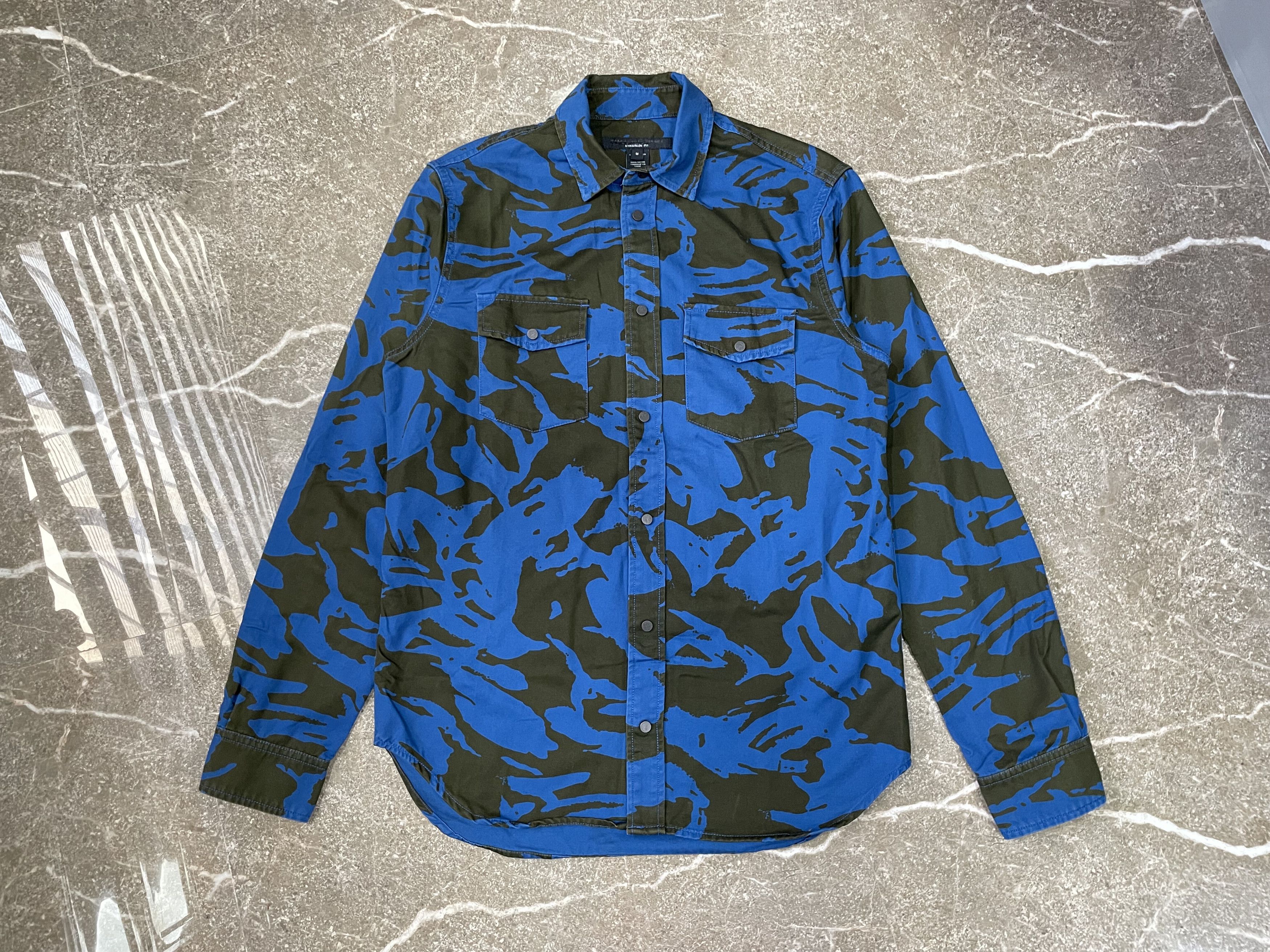 Marc by Marc Jacobs Marc By Marc Jacobs Camo Button Up Size US M / EU 48-50 / 2 - 1 Thumbnail