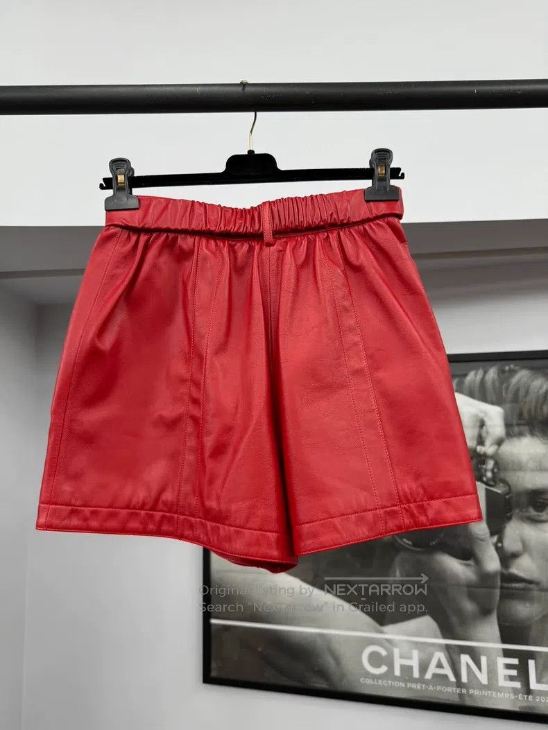 Chanel Chanel Red sheepskin shorts Size 24" / US 00 / IT 34 - 3 Thumbnail