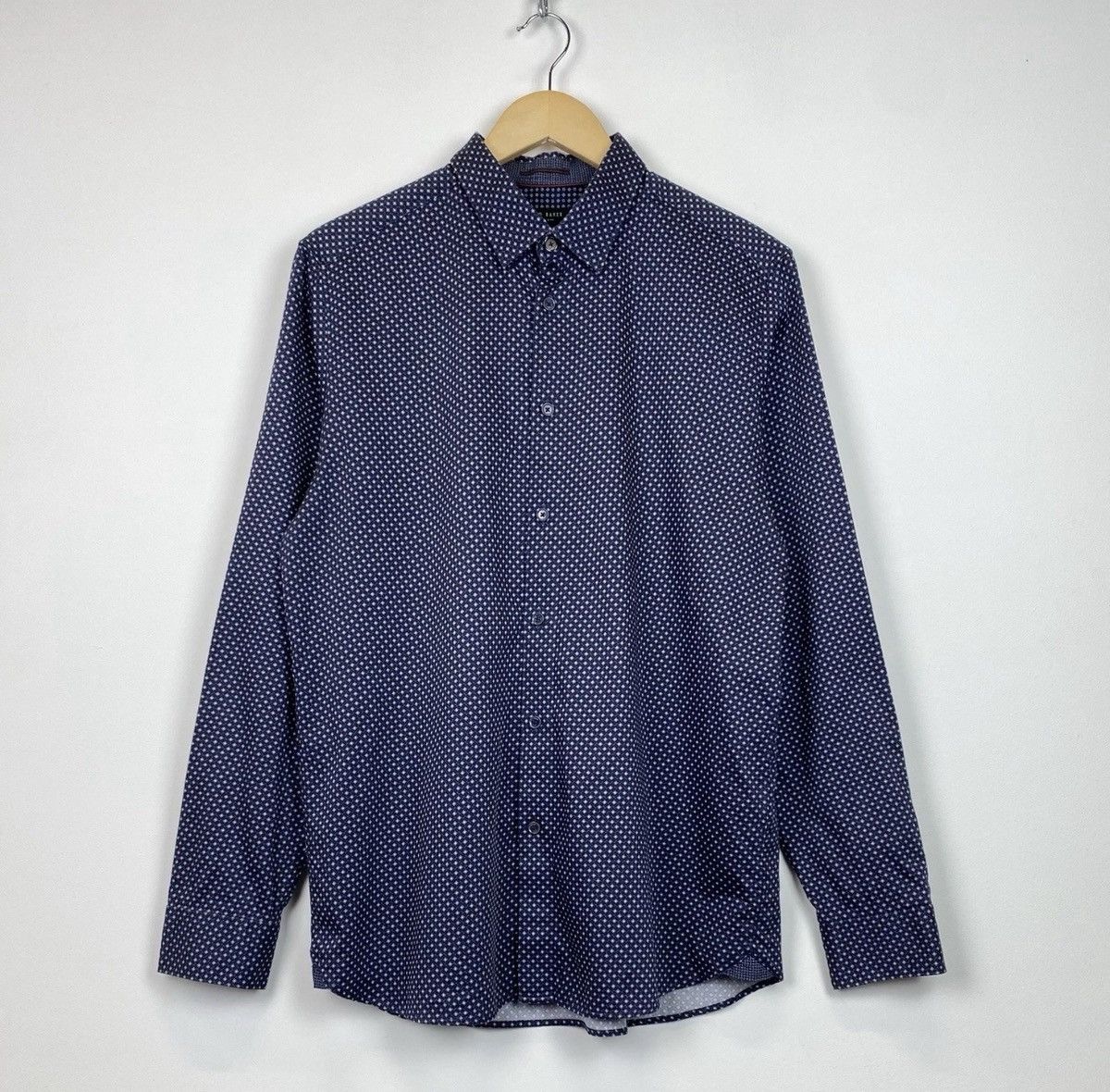 Ted Baker Ted Baker Long Sleeve Shirt Top Logo Buttons White Blue Size US XL / EU 56 / 4 - 1 Thumbnail