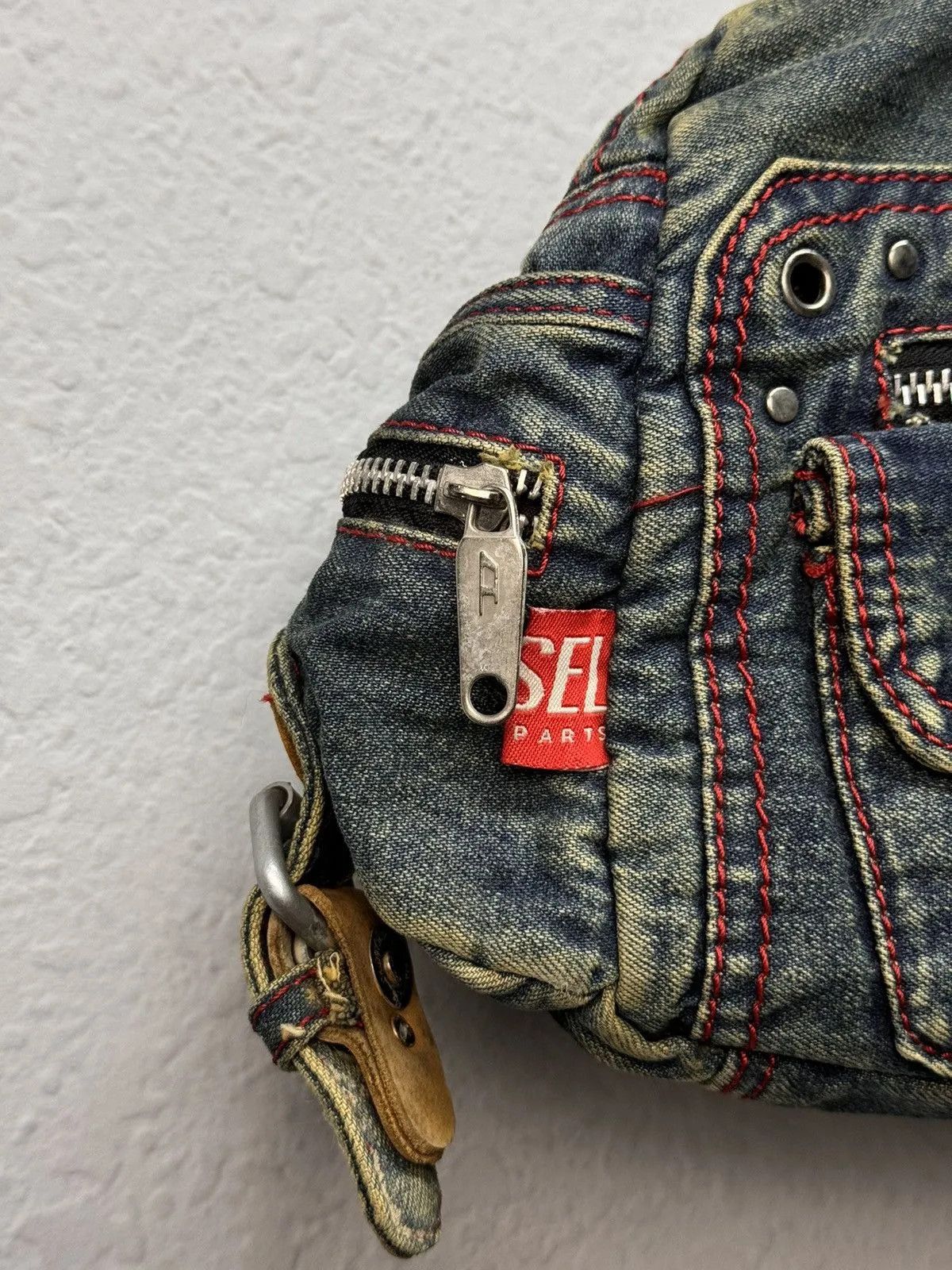 👉 Diesel Vintage Y2K Sling Bag Multi-Pocket Military 90s