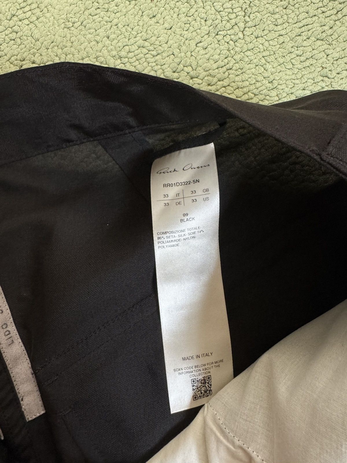 Rick Owens Rick Owens Black Silk and Nylon Blend Shorts – Size 33 Size US 33 - 3 Thumbnail