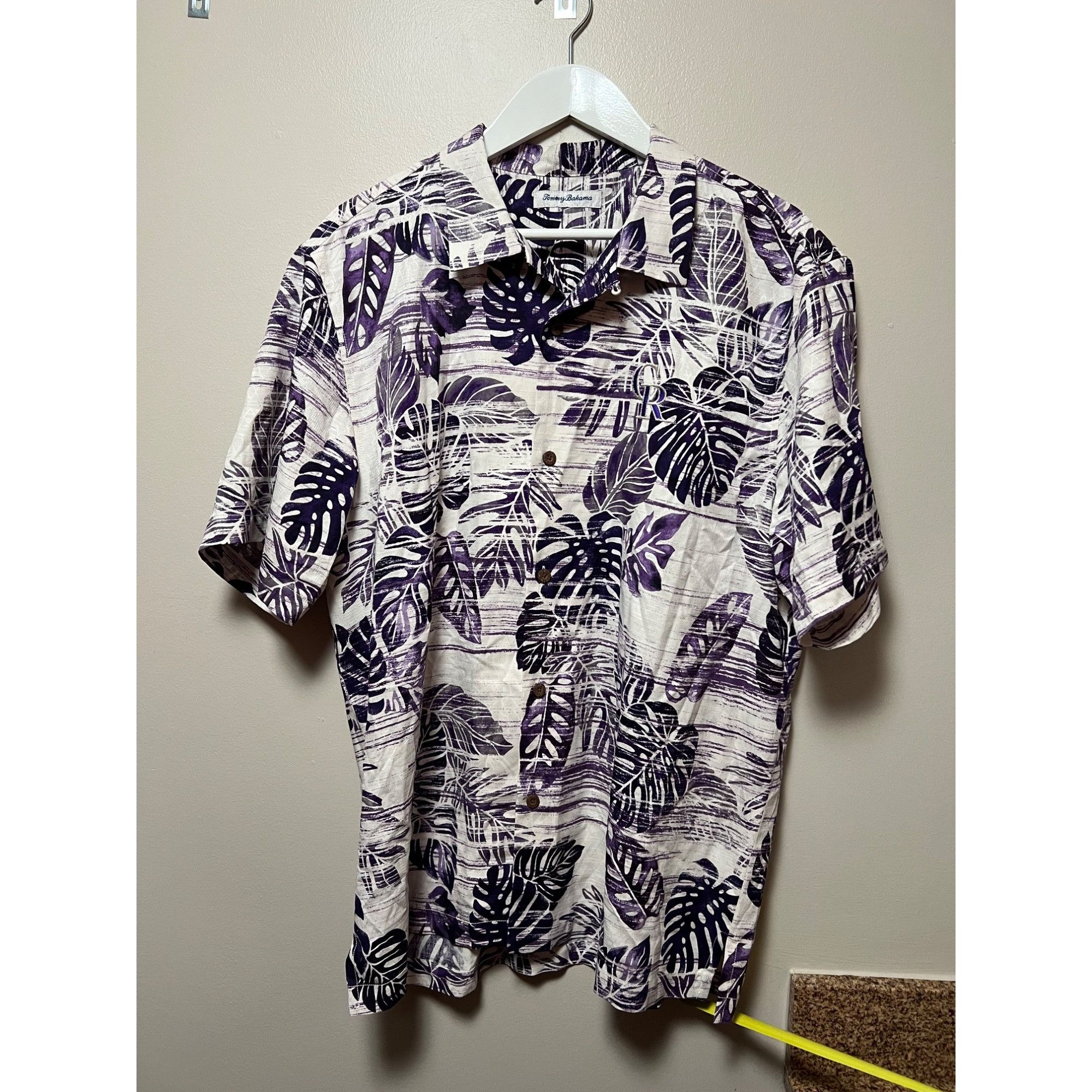 Tommy Bahama Tommy Bahama 100% Silk Colorado Rockies Short Sleeve Button Size US L / EU 52-54 / 3 - 1 Thumbnail