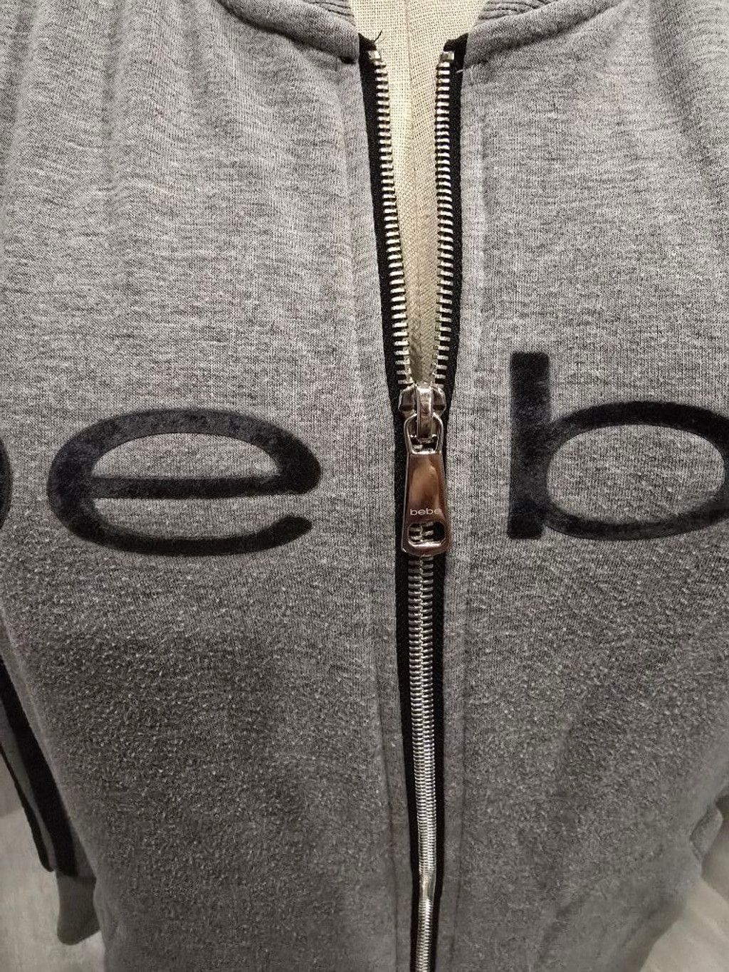Bebe Women's Bebe Gray Zipper Front Sweatshirt Size 1X Size XL / US 12-14 / IT 48-50 - 5 Thumbnail