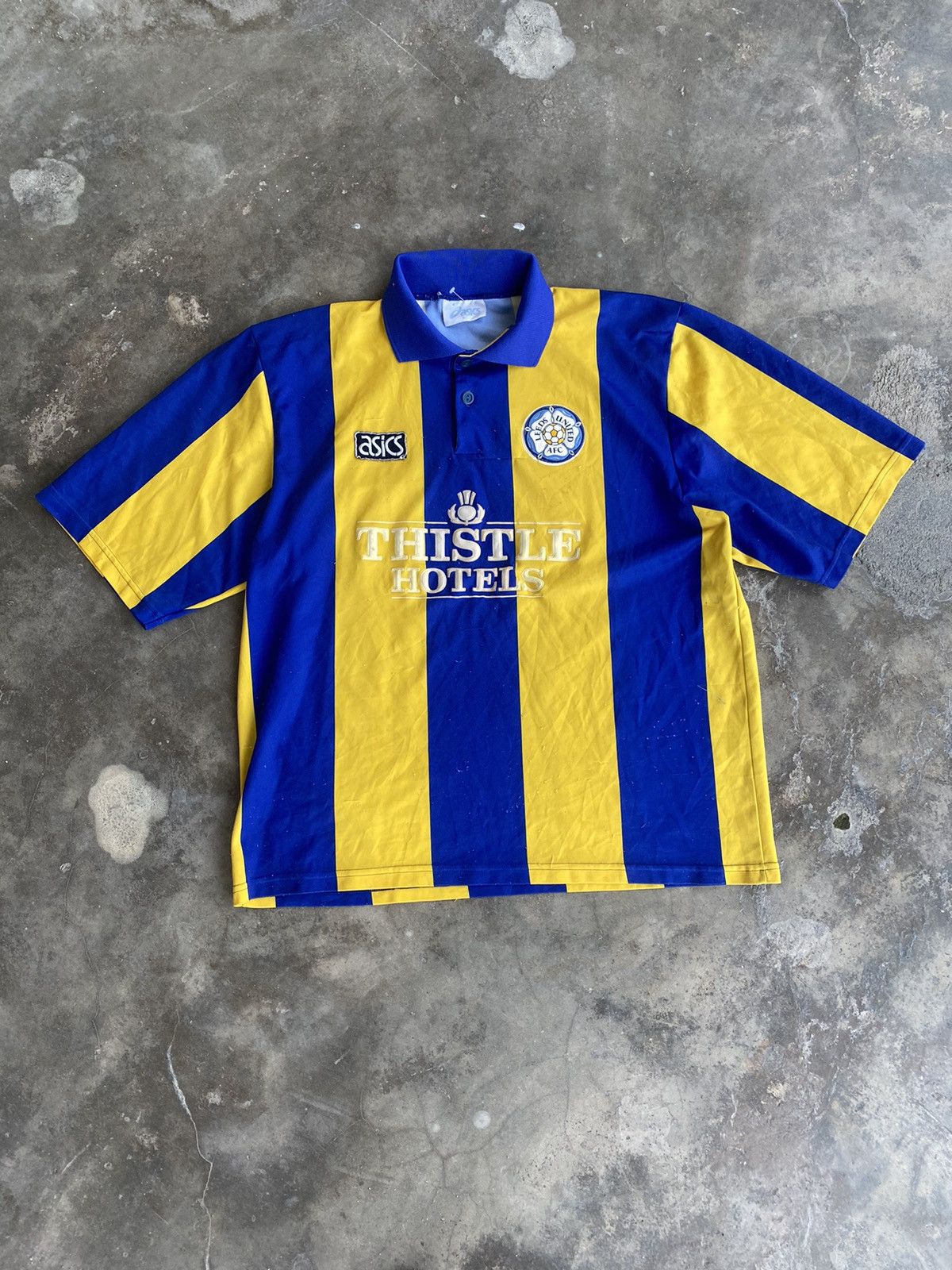 Asics Rare Vintage 90’s LEEDS UNITED JERSEY Size US XL / EU 56 / 4 - 1 Thumbnail