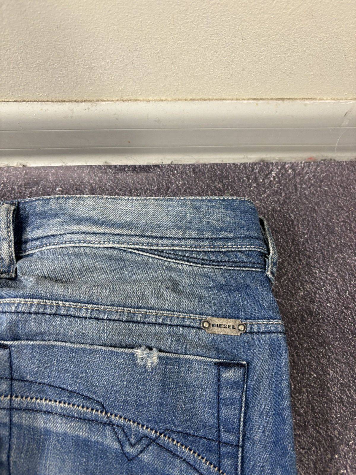 Diesel Diesel Iakop NWT Regular Slim Washed Blue Denim Jeans Size US 31 - 19 Thumbnail