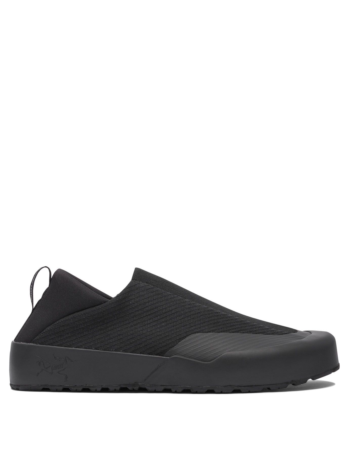 スニーカー ARC'TERYX Sneakers & Slip-On Arc'teryx Gears up for Its First Solo Footwear Drop with the