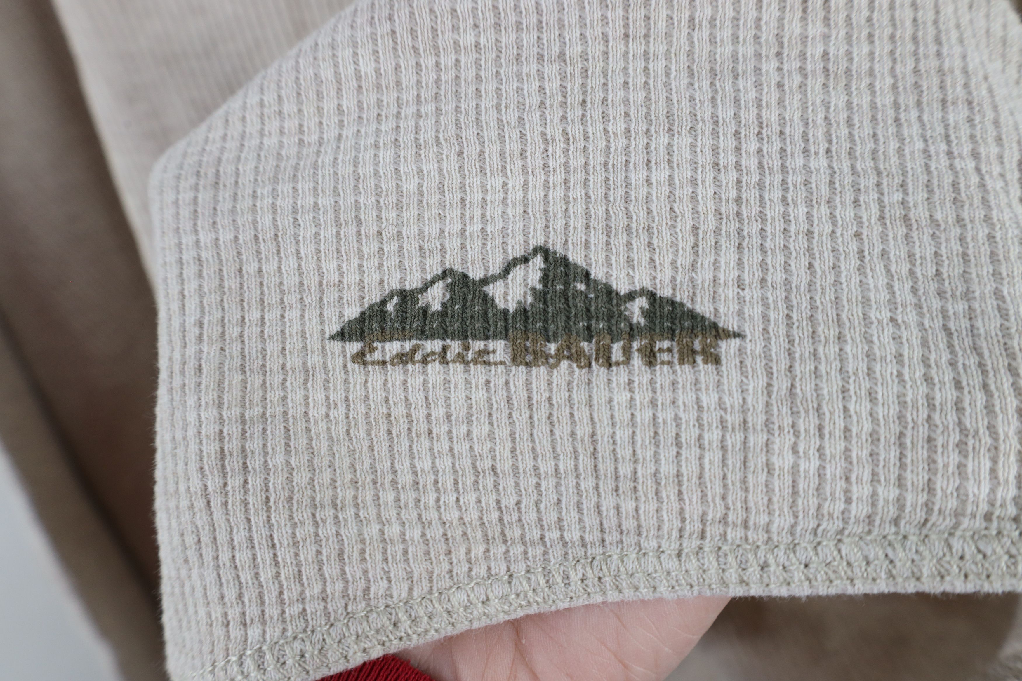 Eddie Bauer × Vintage Vintage Eddie Bauer Waffle Knit Long Sleeve T-Shirt Beige Size US XXL / EU 58 / 5 - 4 Thumbnail