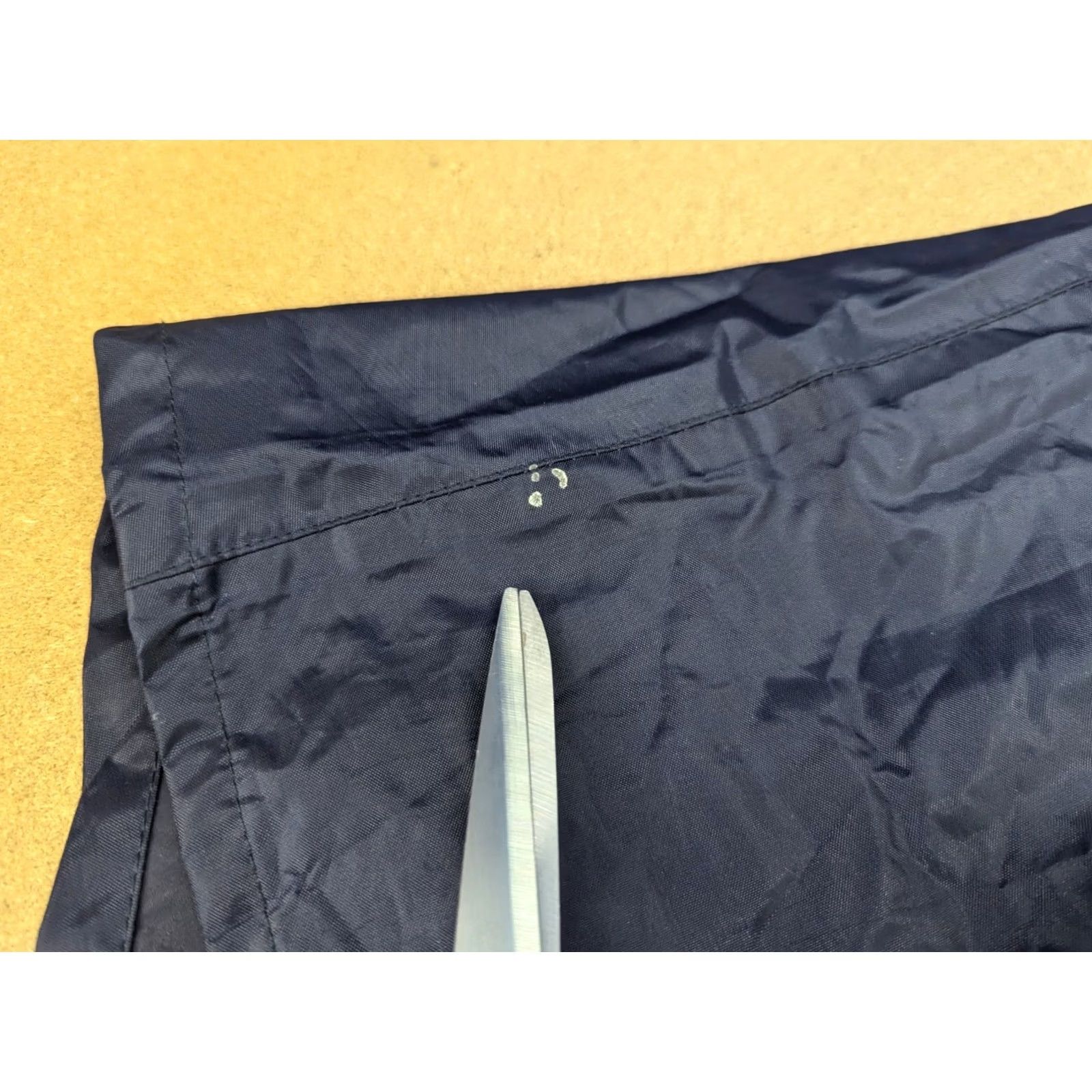 Helly Hansen Vintage Helly Hansen Waterproof Poncho Raincoat Hooded Button Jacket Men Regular One Size Blue Waterproof Hooded Adjustable Size US M / EU 48-50 / 2 - 5 Thumbnail